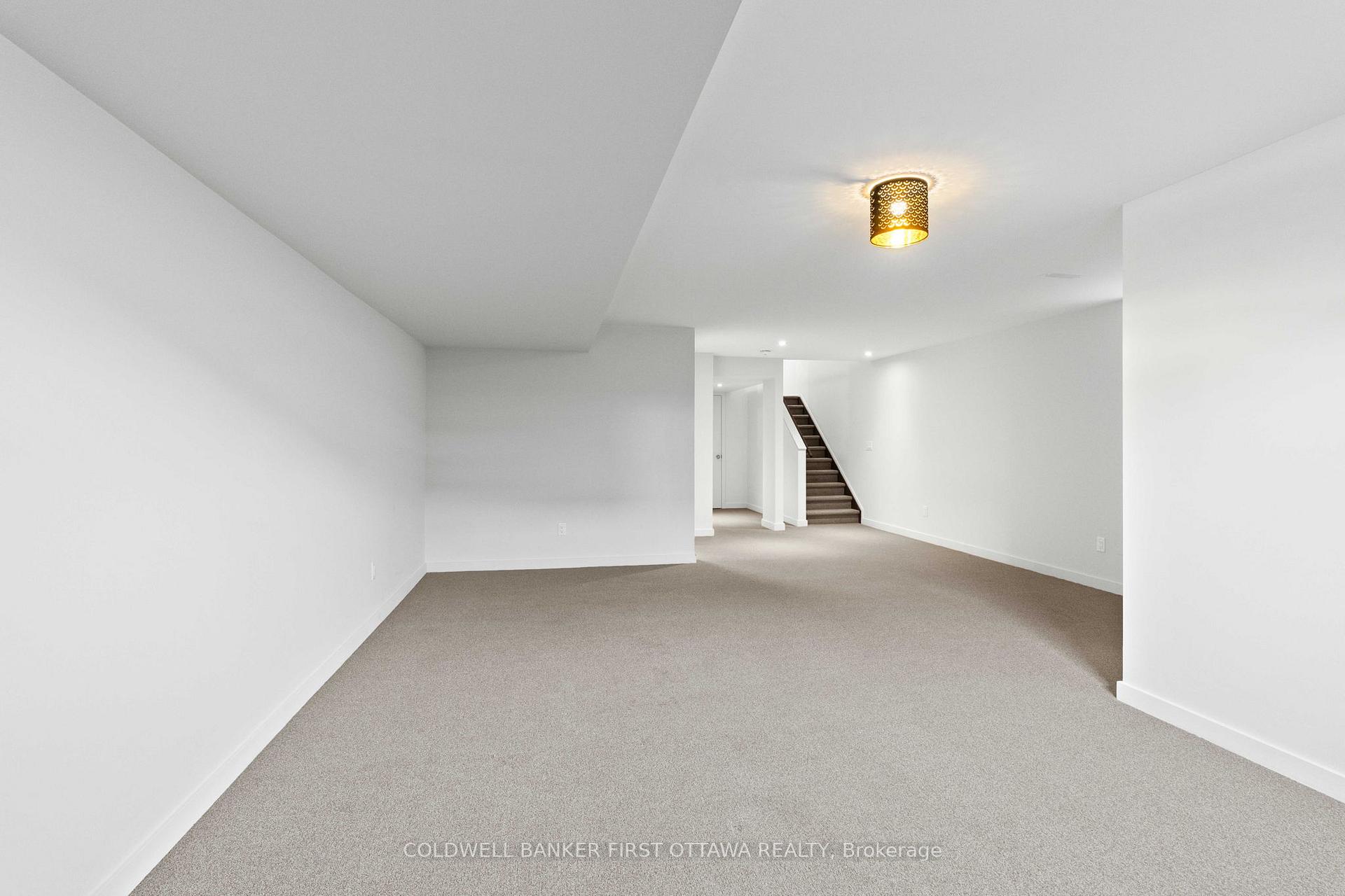 Photo 33 of 520 Borbridge Avenue, Ottawa, Riverside South/Gloucester Glen — HOMEH