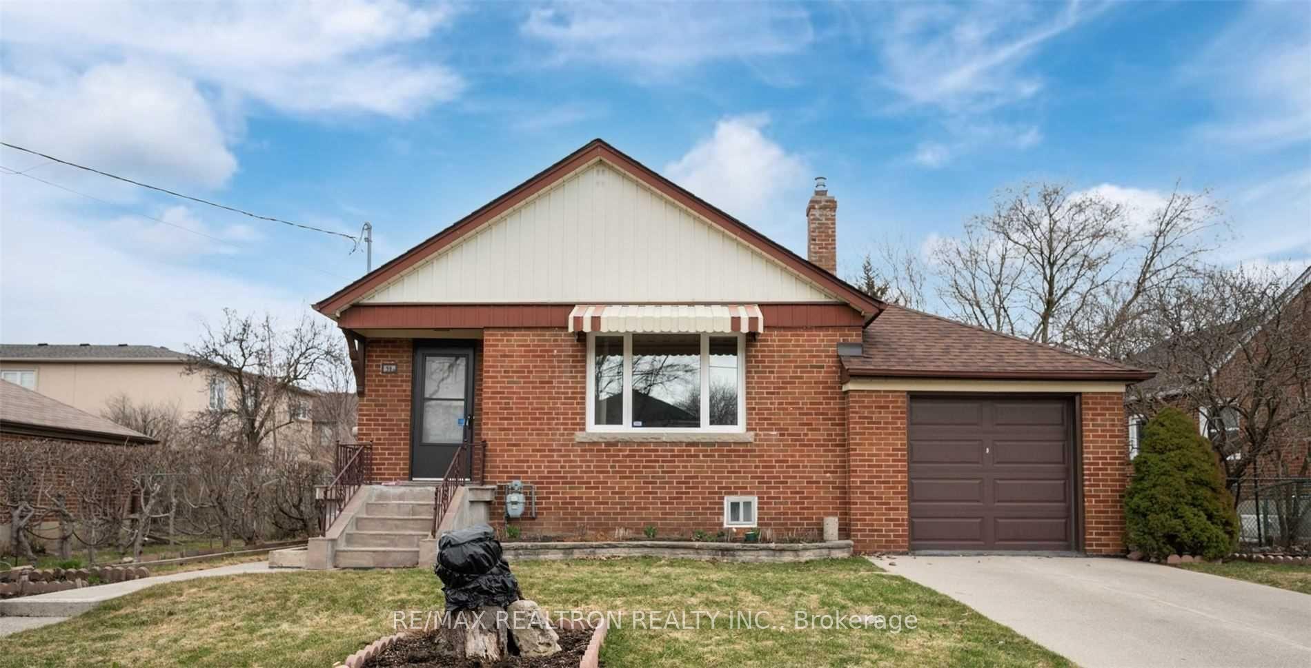Photo 1 of 59 Brookview Drive, Toronto, Englemount-Lawrence — HOMEH
