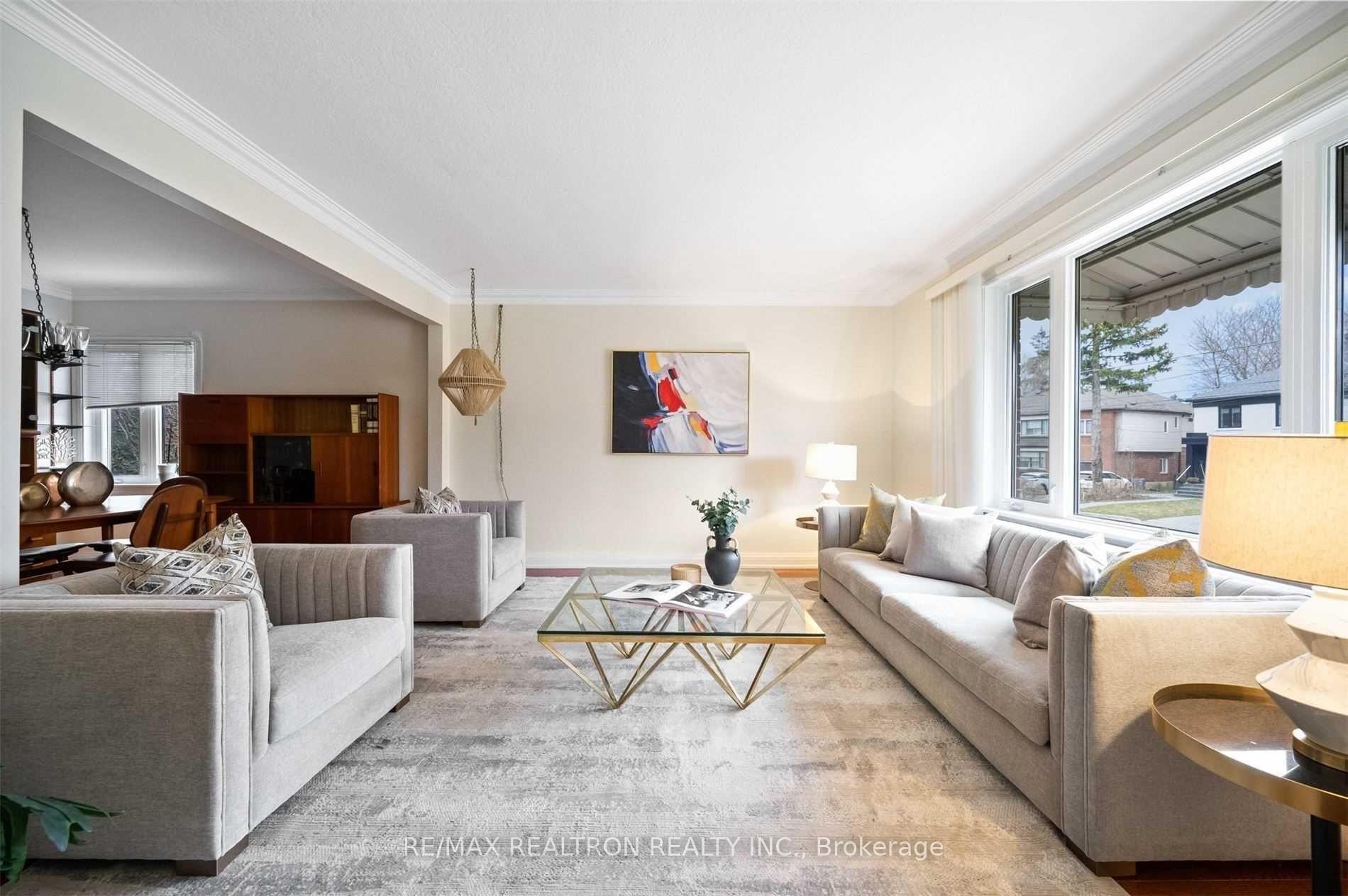 Photo 2 of 59 Brookview Drive, Toronto, Englemount-Lawrence — HOMEH