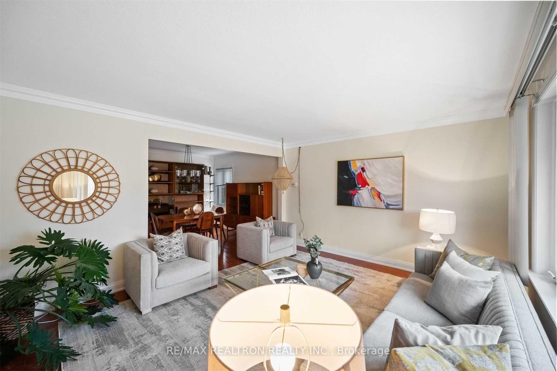 Photo 14 of 59 Brookview Drive, Toronto, Englemount-Lawrence — HOMEH