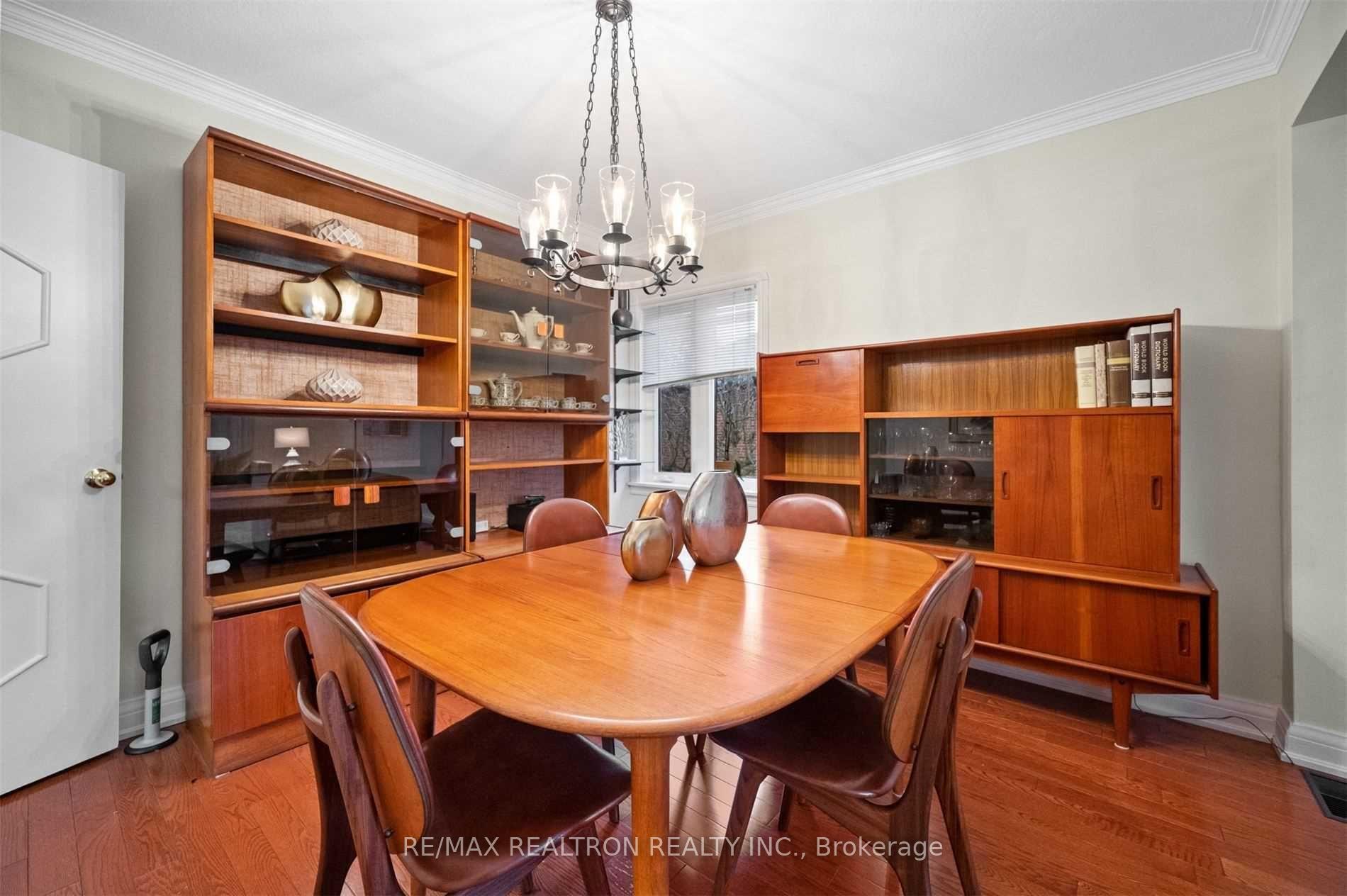 Photo 4 of 59 Brookview Drive, Toronto, Englemount-Lawrence — HOMEH