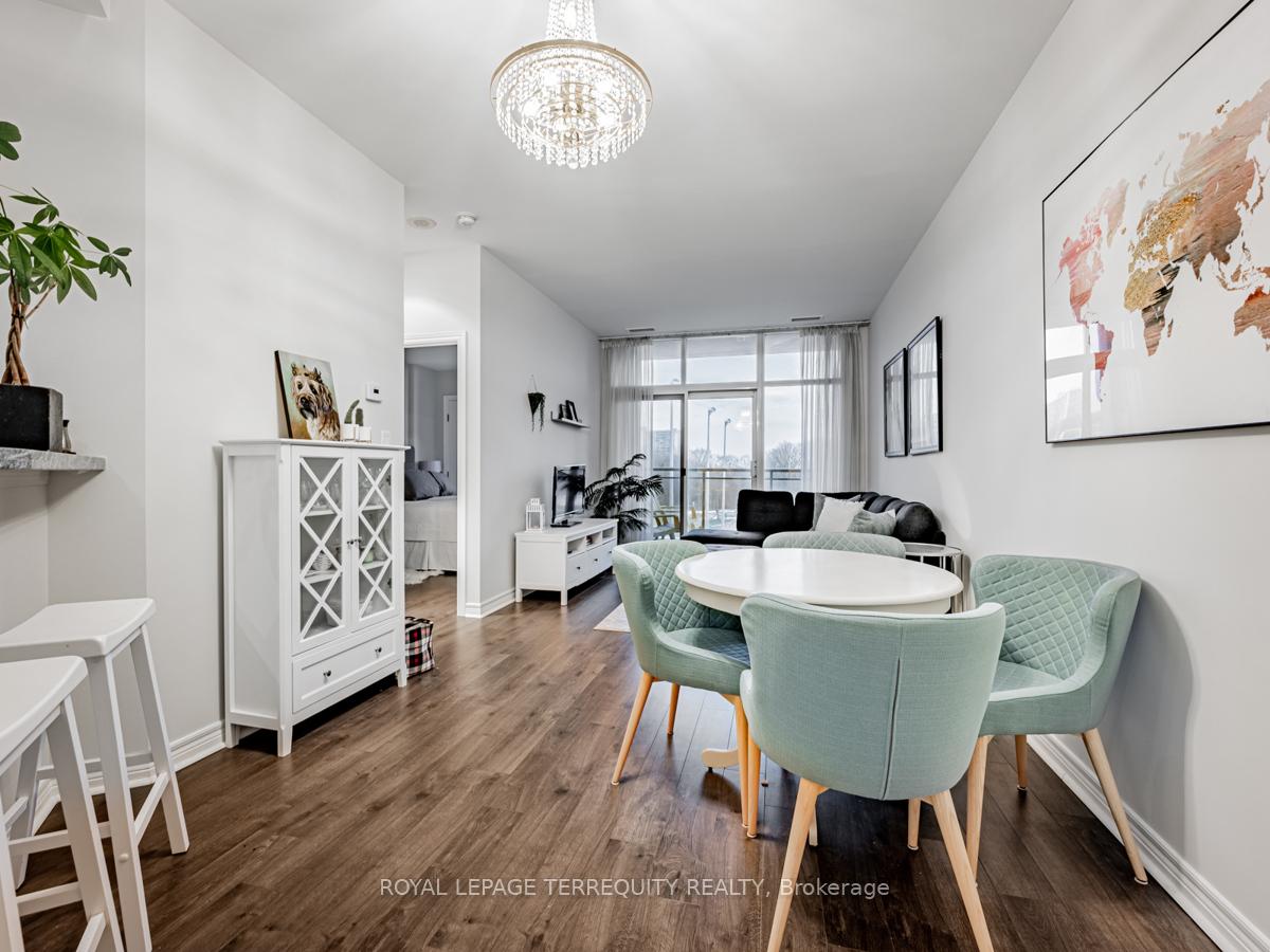 Photo 4 of Unit 314, 1 Leaside Park Drive, Toronto, Leaside — HOMEH