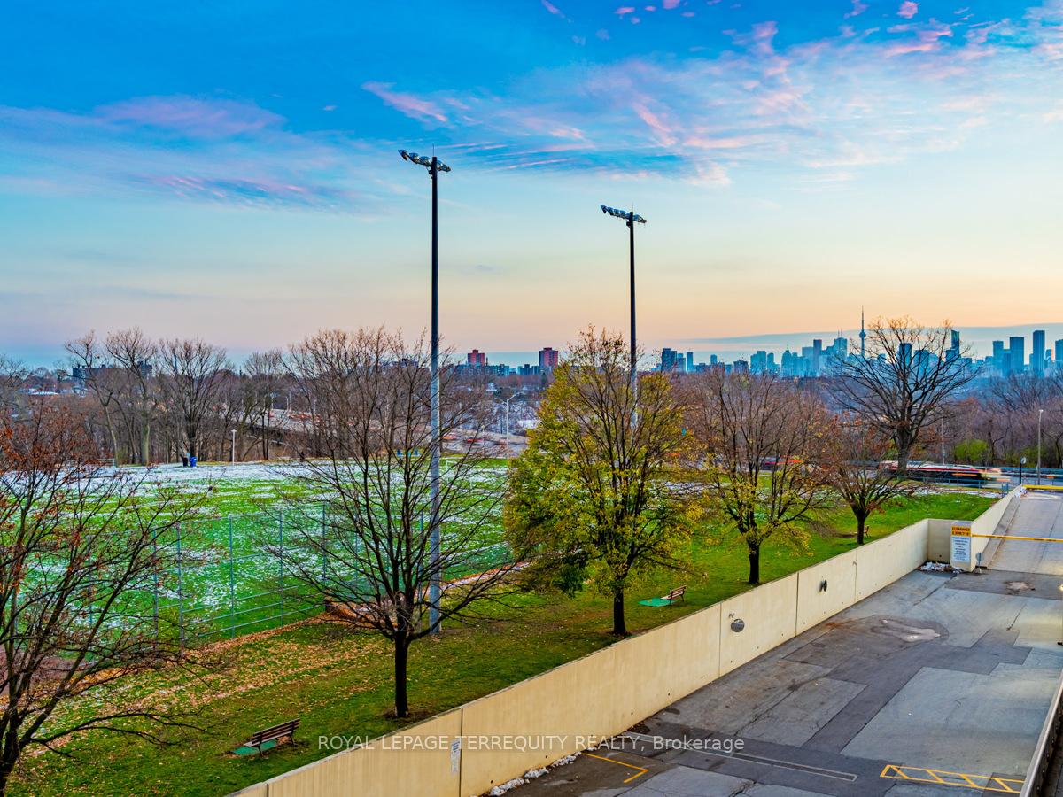 Photo 17 of Unit 314, 1 Leaside Park Drive, Toronto, Leaside — HOMEH