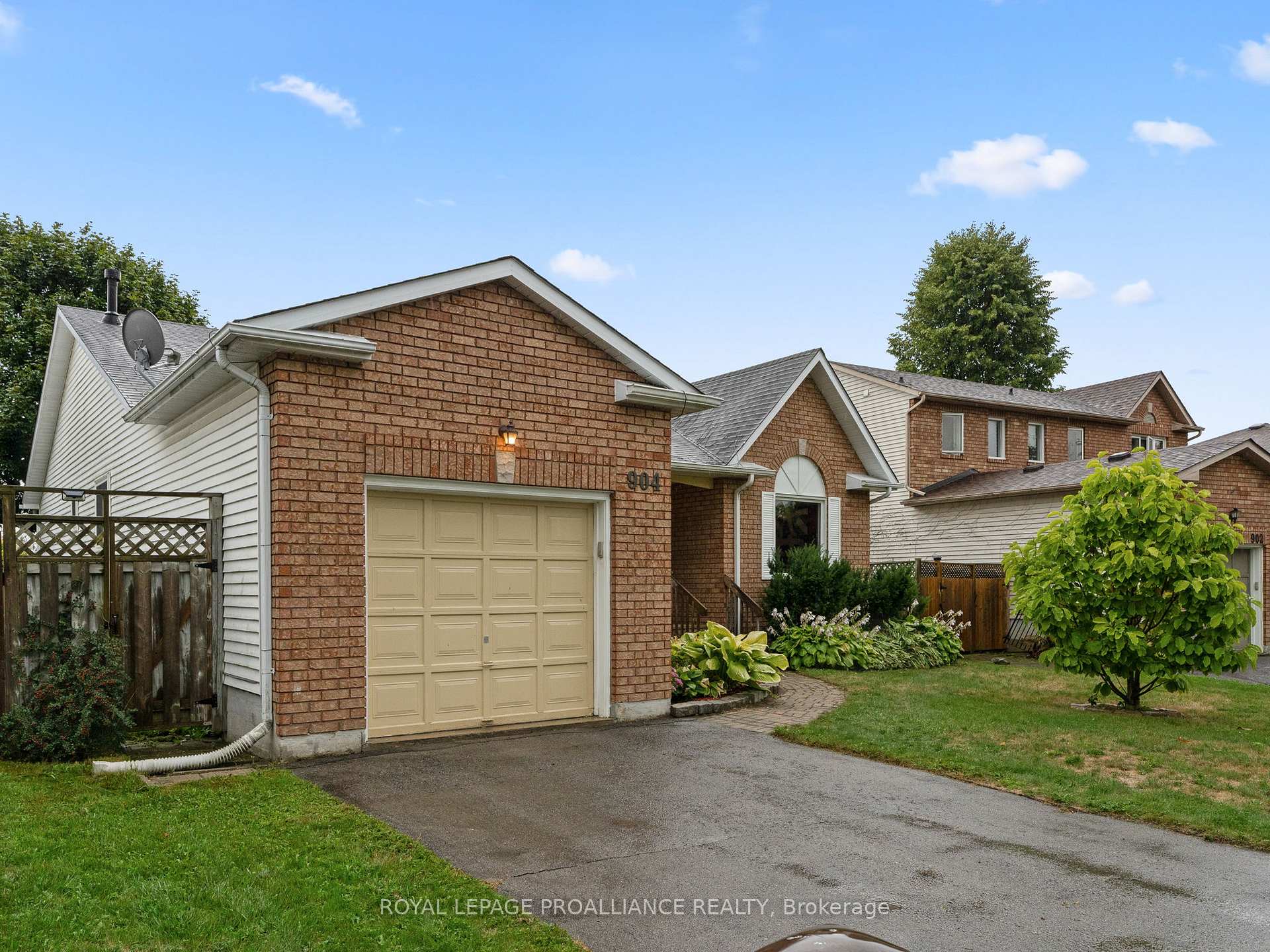 Photo 4 of 904 Chipping Park Boulevard, Cobourg — HOMEH