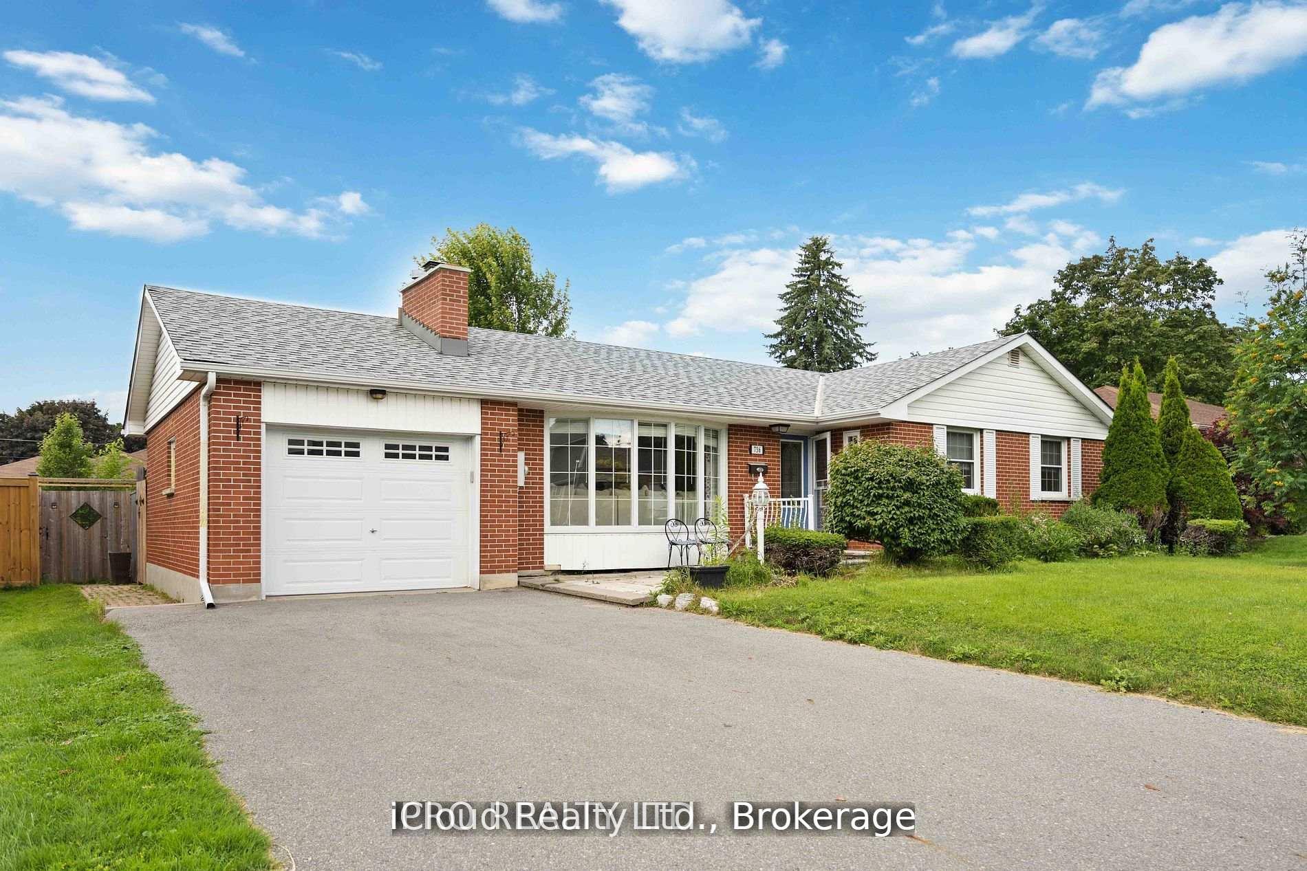 Photo 3 of 736 Westdale Street, Oshawa, Northglen — HOMEH