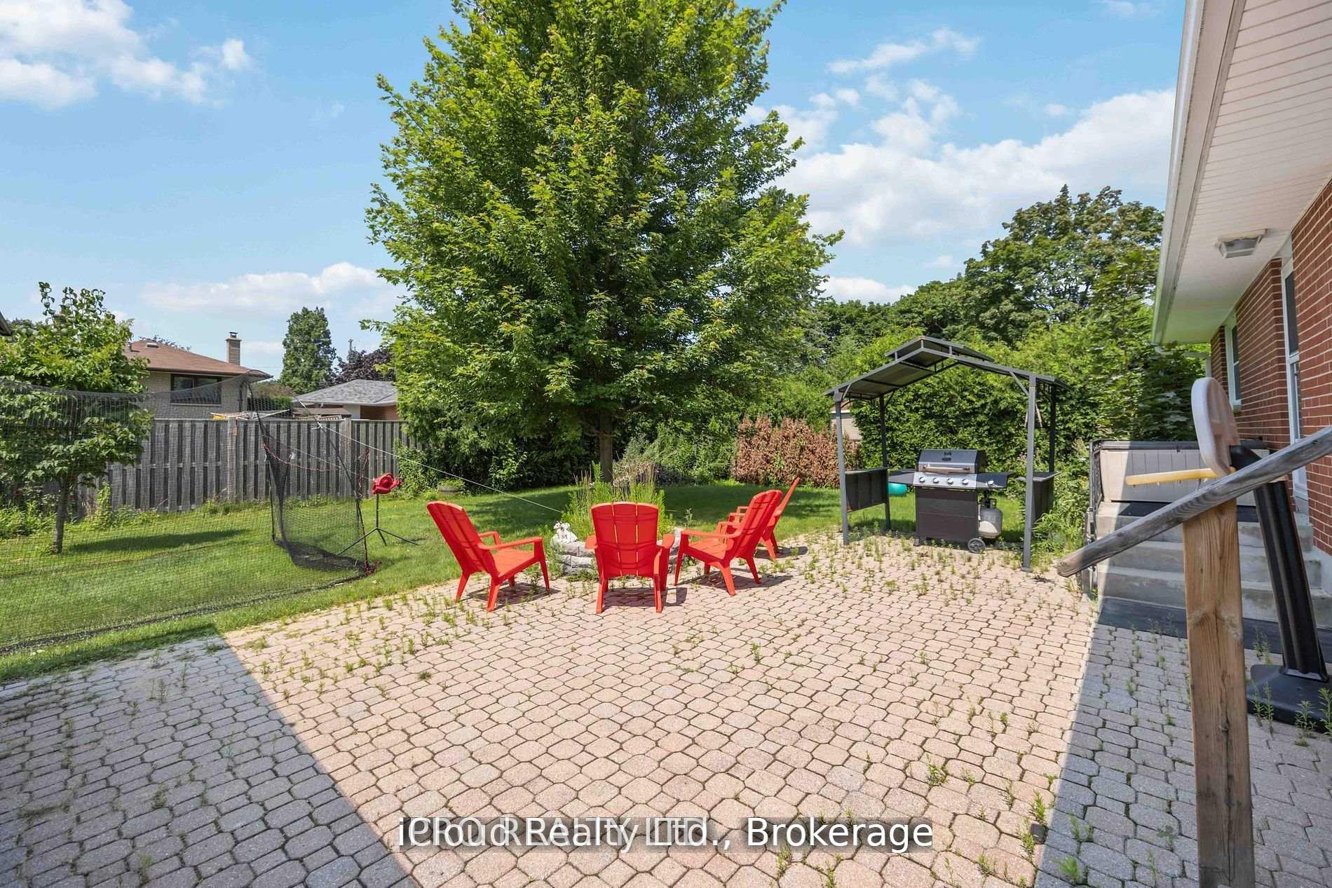 Photo 5 of 736 Westdale Street, Oshawa, Northglen — HOMEH