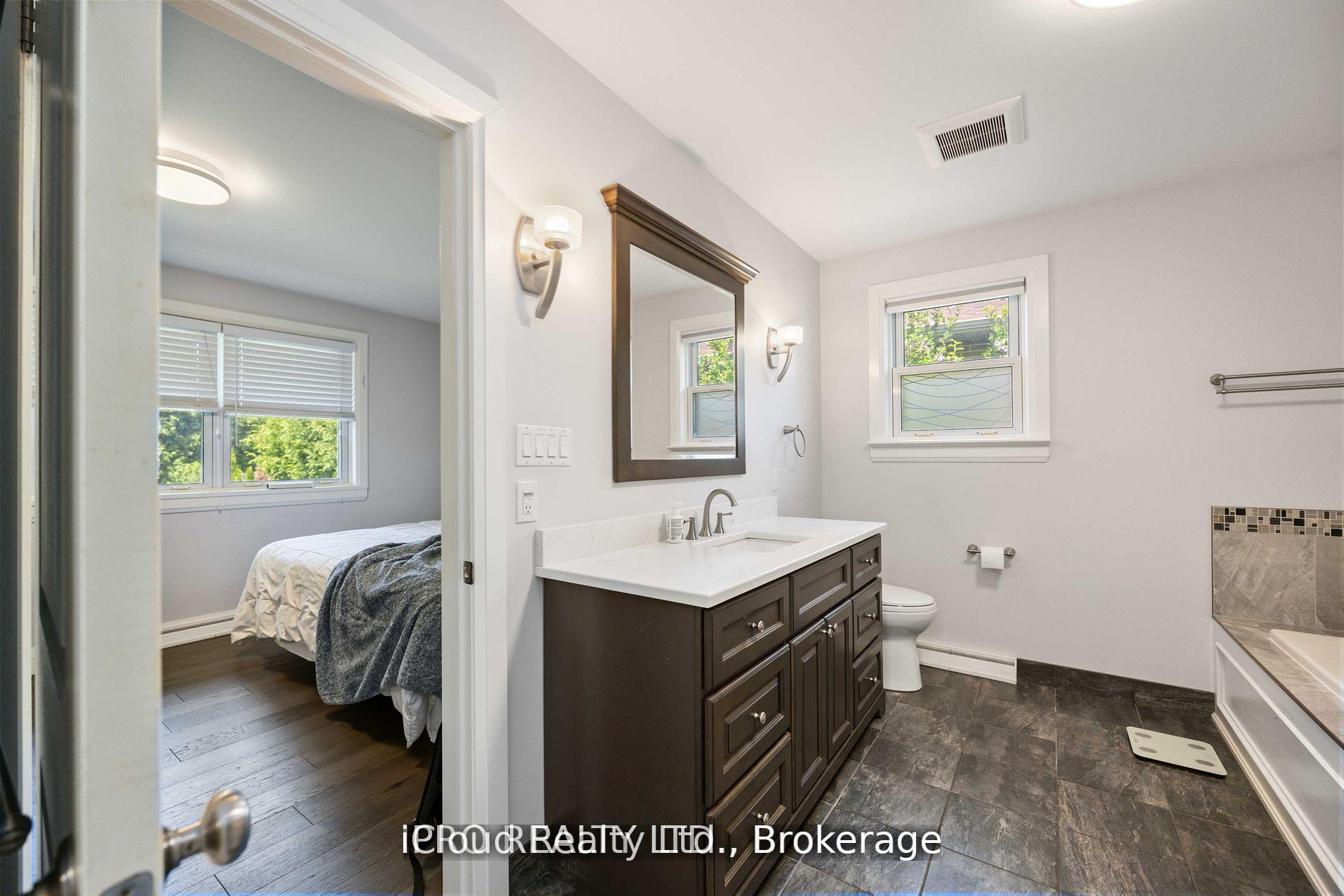 Photo 13 of 736 Westdale Street, Oshawa, Northglen — HOMEH