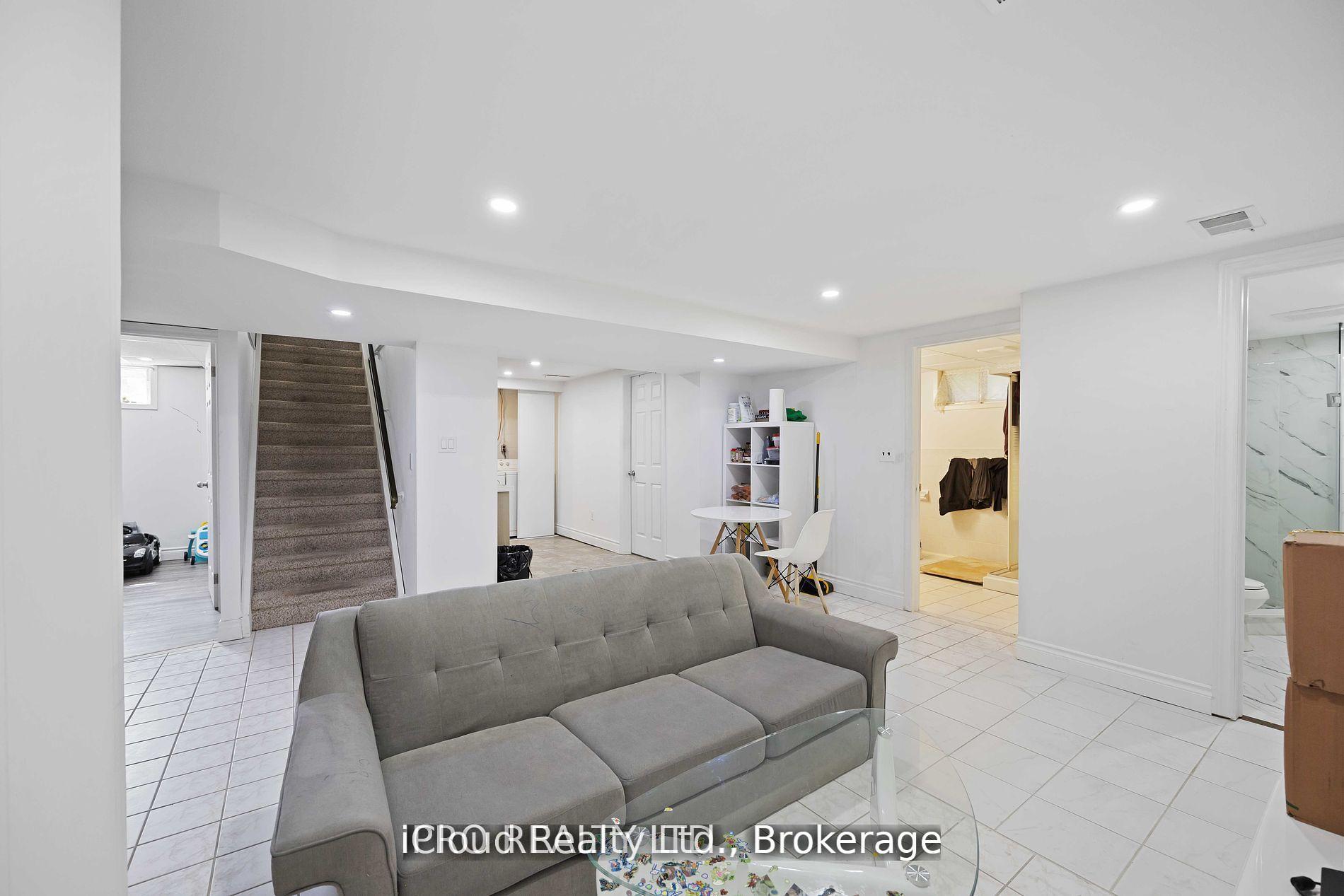 Photo 33 of 736 Westdale Street, Oshawa, Northglen — HOMEH