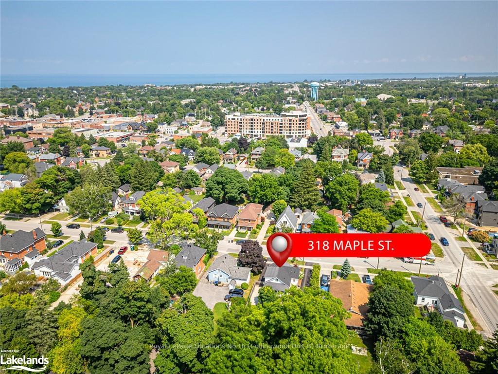 Photo 4 of 318 Maple Street, Collingwood — HOMEH