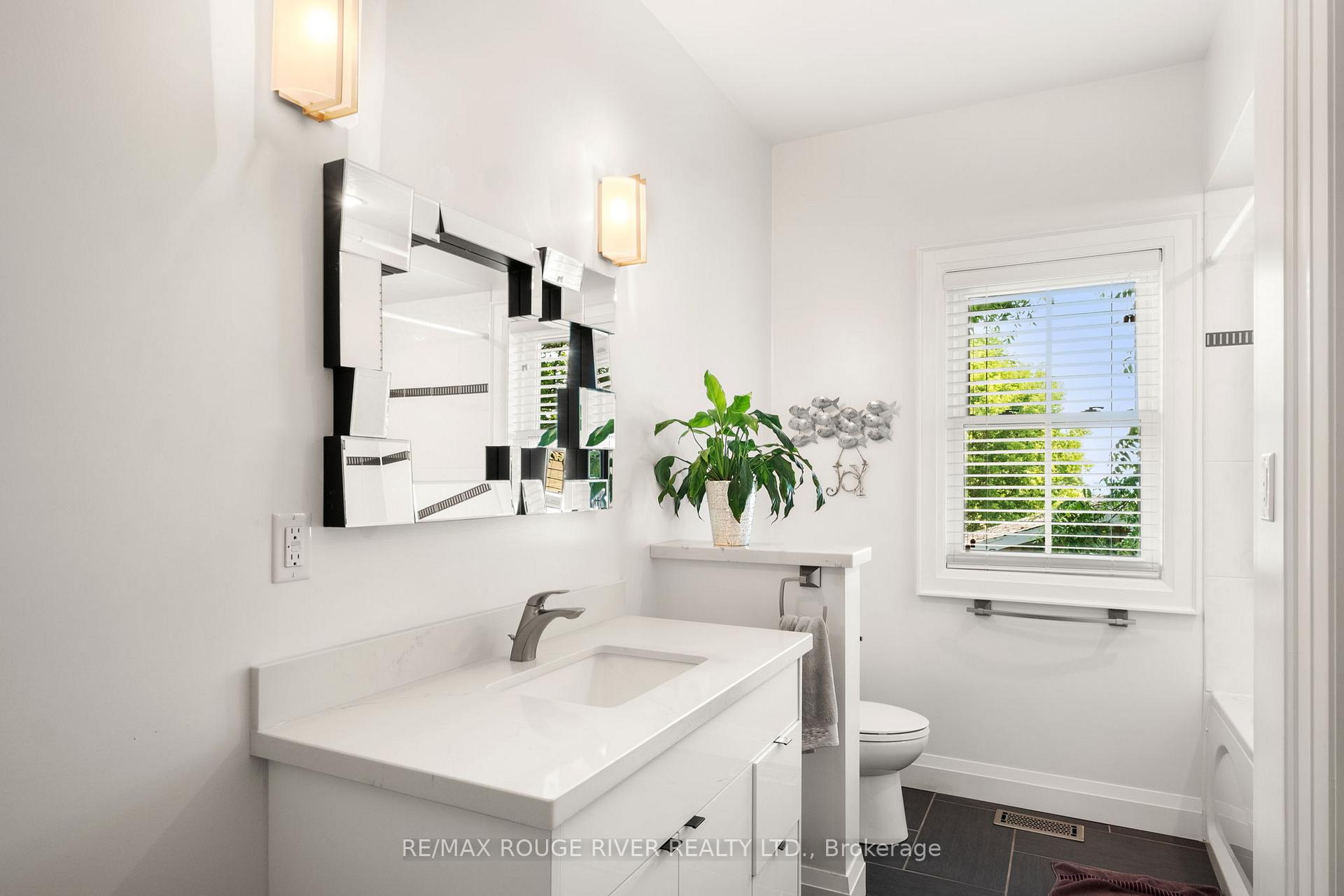 Photo 5 of 119 Durham Street, Cobourg — HOMEH