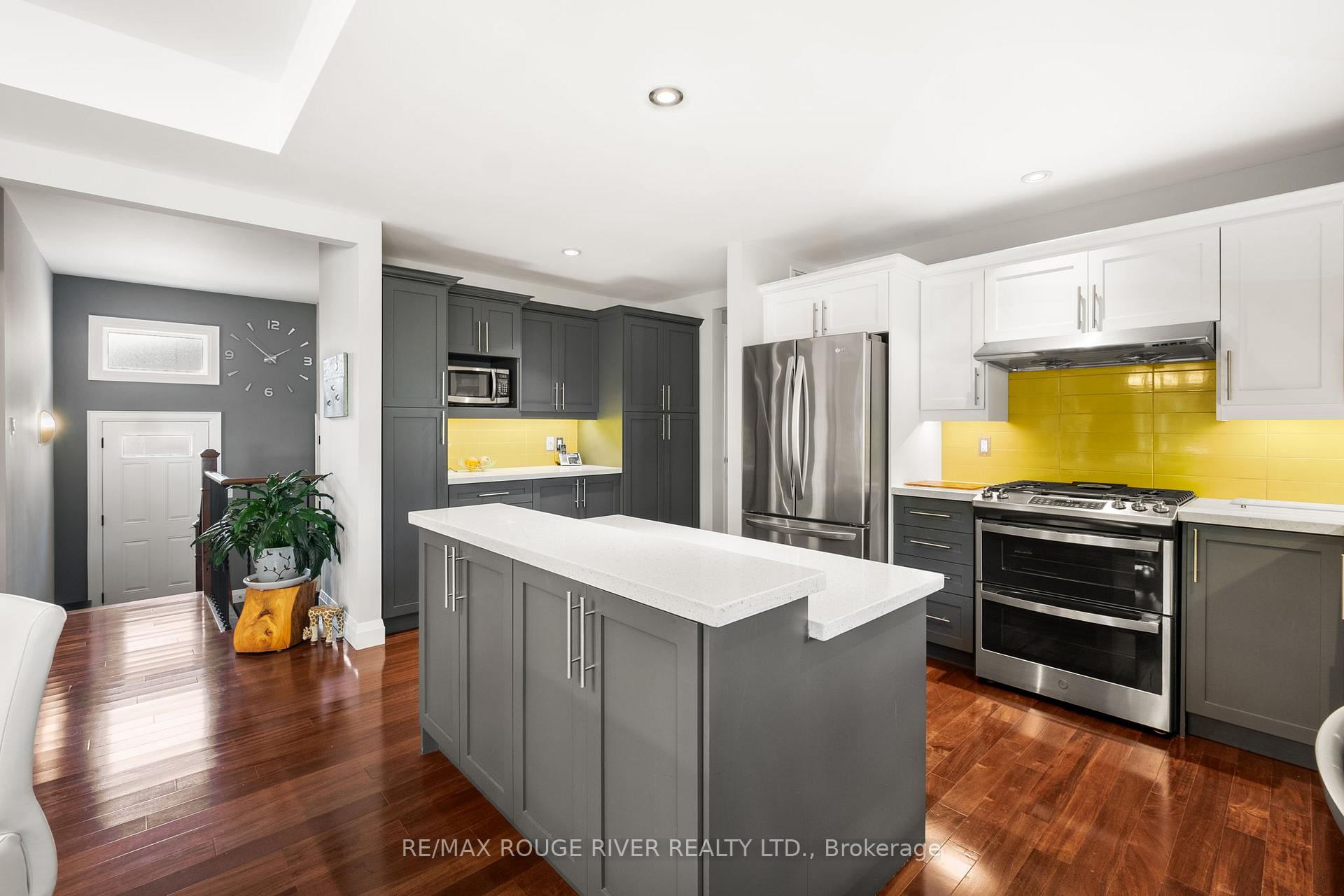 Photo 11 of 119 Durham Street, Cobourg — HOMEH