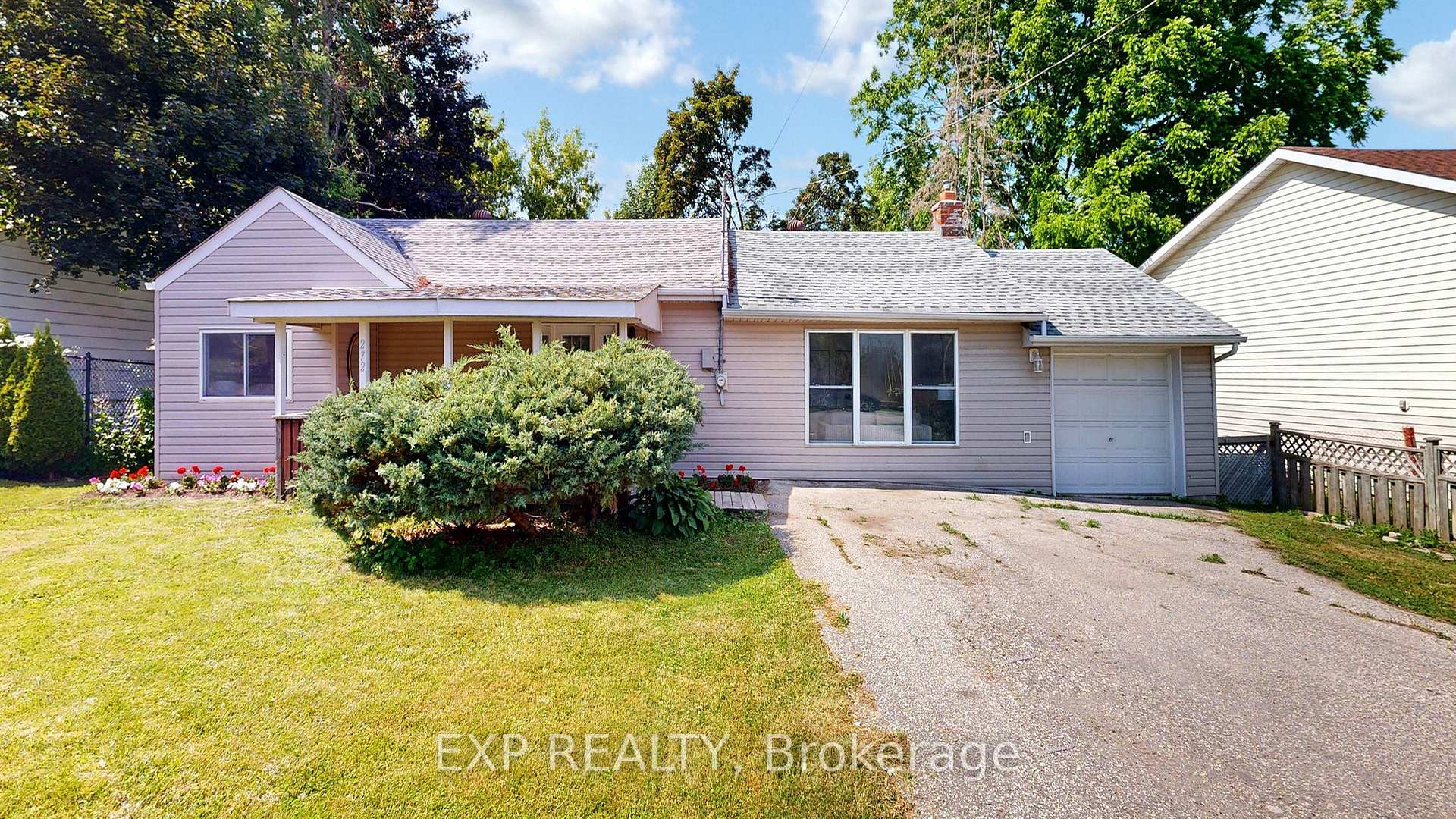 Photo 1 of 272 Mcmillan Drive, Georgina, Keswick South — HOMEH