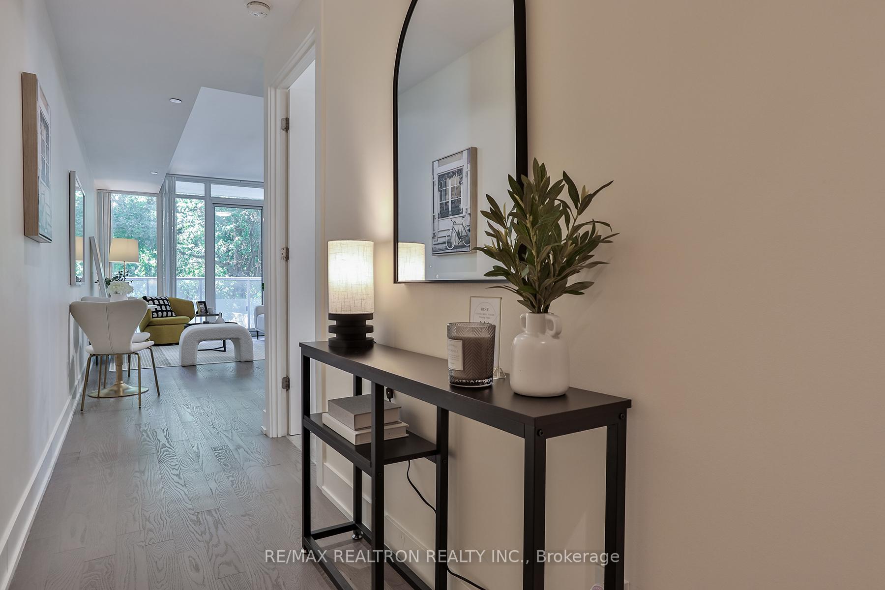 Photo 3 of Unit #204, 3018 Yonge Street, Toronto, Lawrence Park South — HOMEH