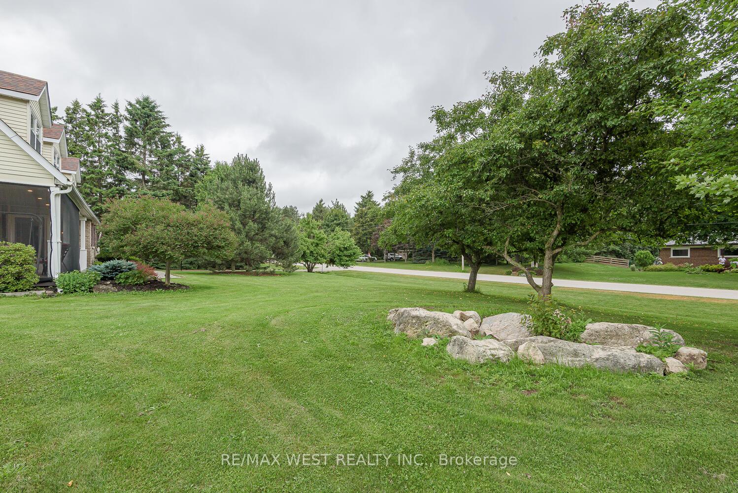 Photo 5 of 37 Autumn Drive, Caledon, Caledon Village — HOMEH
