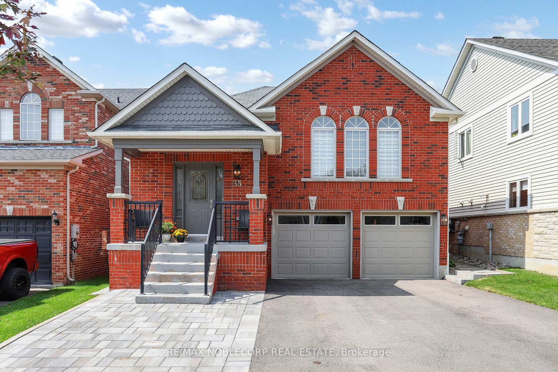 Photo 8 of 35 Mill Dam Court, King, Schomberg — HOMEH
