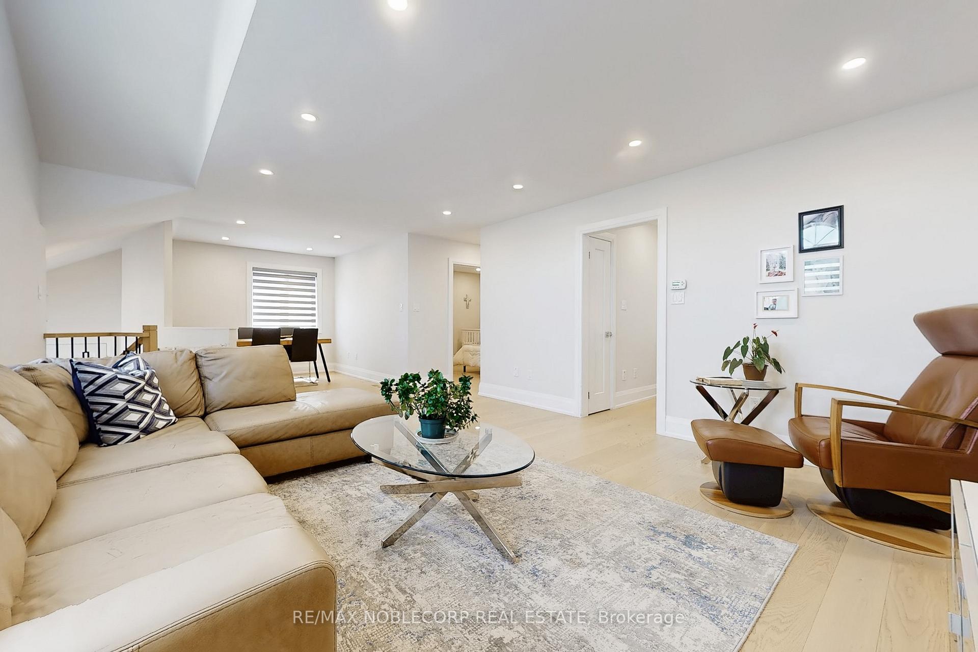 Photo 10 of 35 Mill Dam Court, King, Schomberg — HOMEH