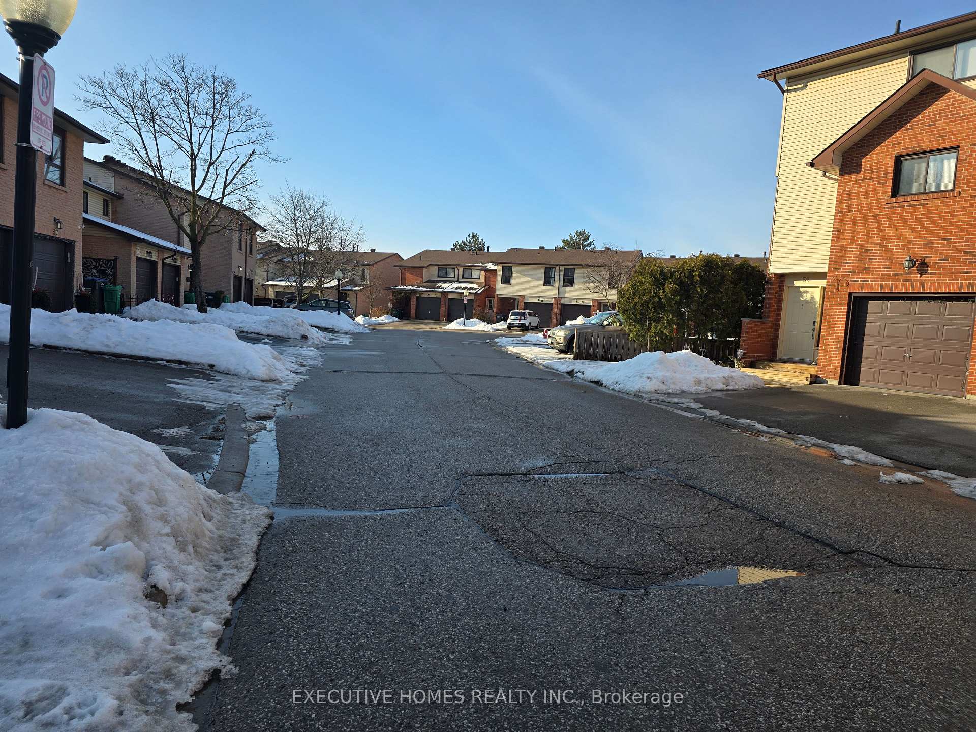 Photo 16 of 61 Collins Crescent, Brampton, Brampton North — HOMEH
