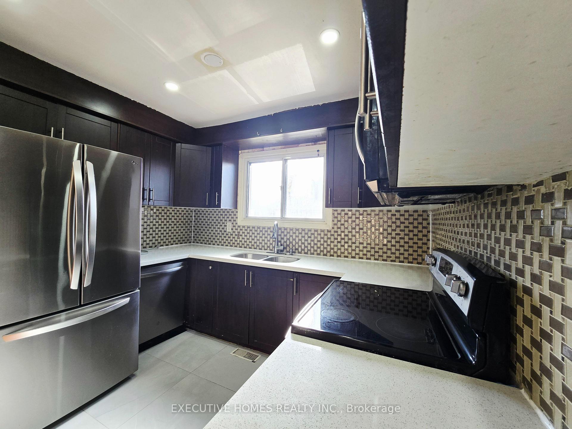 Photo 26 of 61 Collins Crescent, Brampton, Brampton North — HOMEH