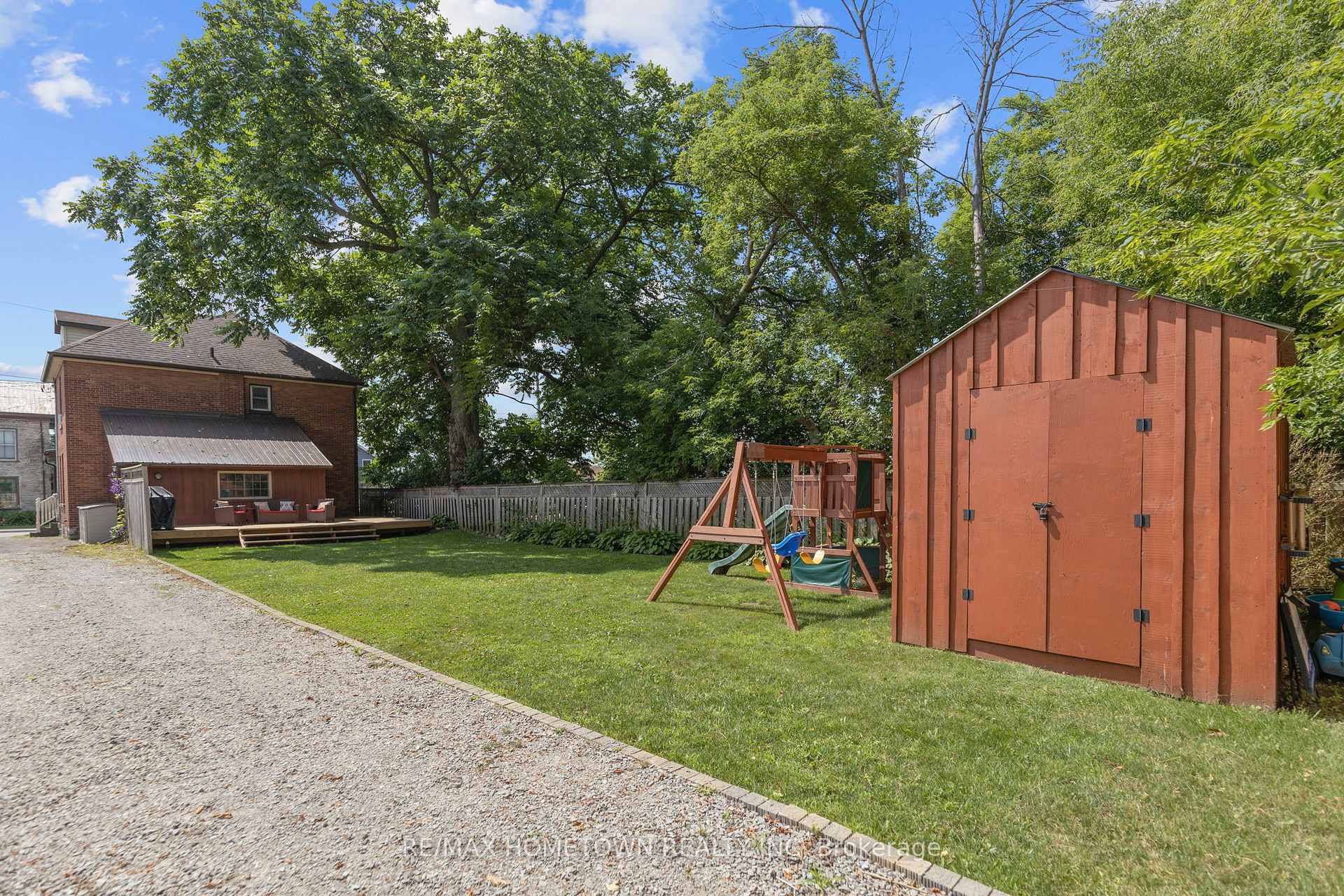 Photo 16 of 138 Henry Street E, Prescott — HOMEH