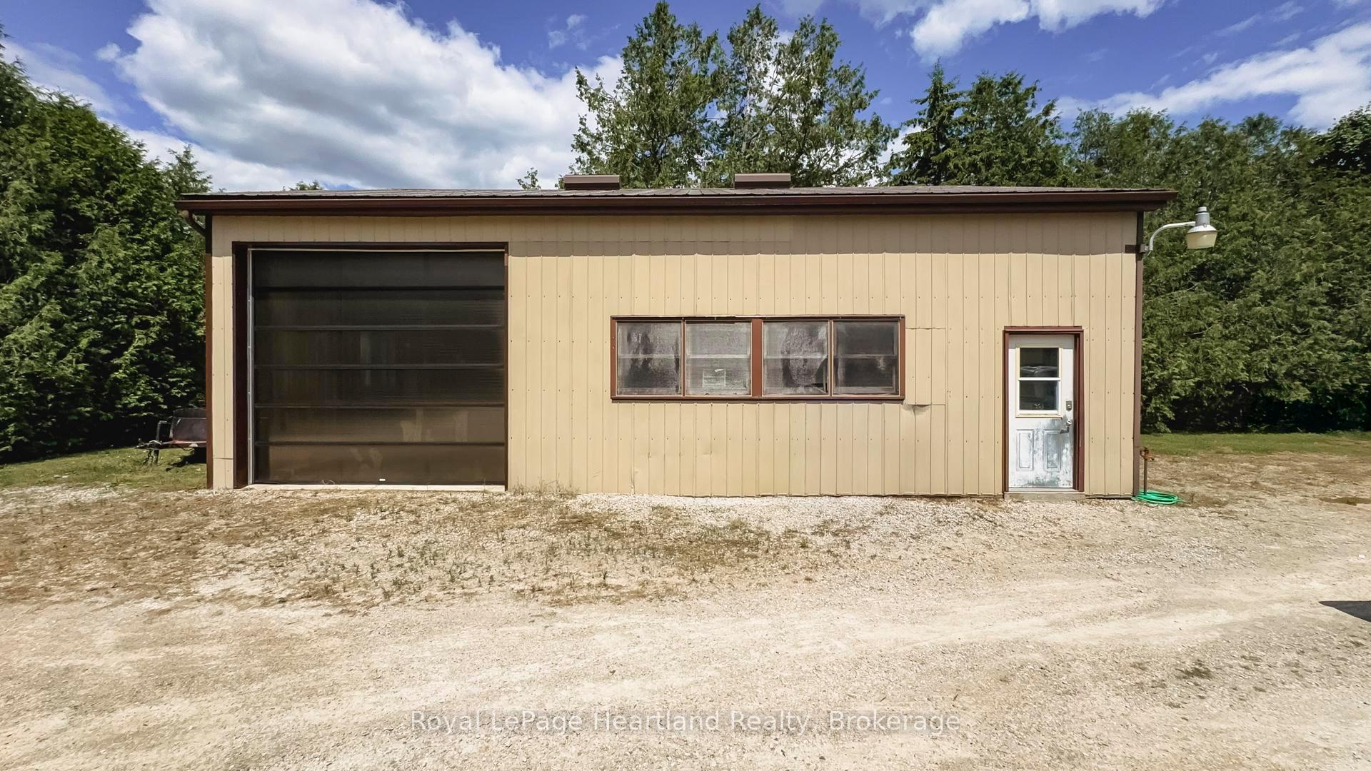 Photo 14 of 40158 Cranbrook Road, Morris Turnberry, Morris — HOMEH