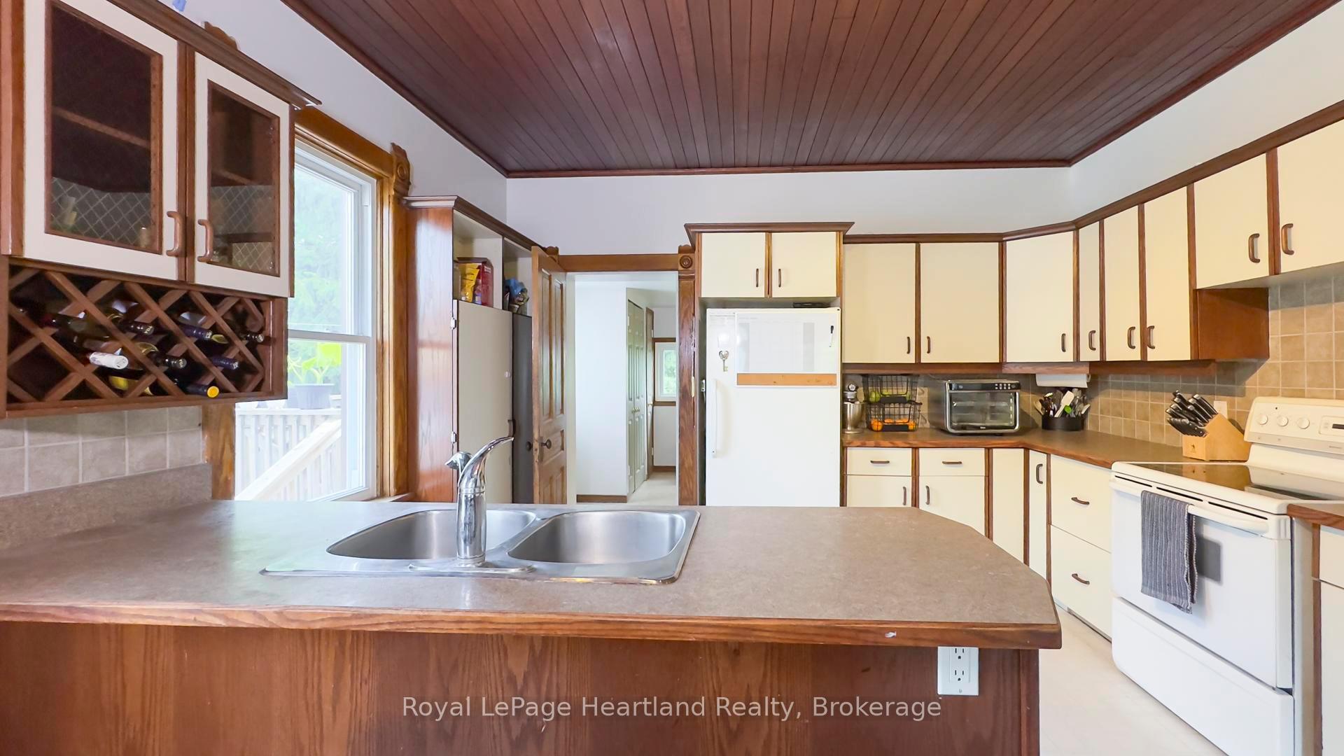 Photo 25 of 40158 Cranbrook Road, Morris Turnberry, Morris — HOMEH