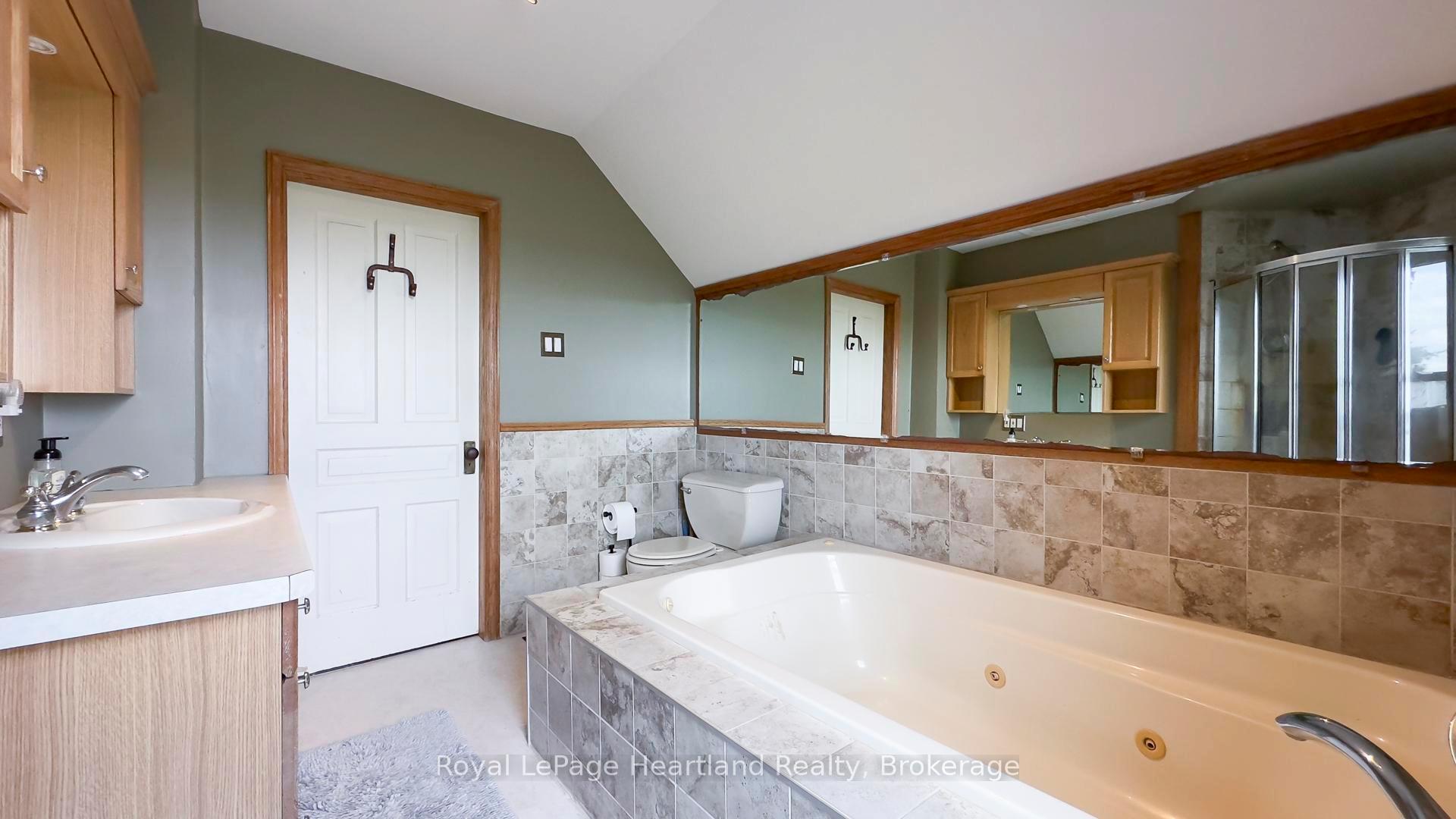 Photo 34 of 40158 Cranbrook Road, Morris Turnberry, Morris — HOMEH