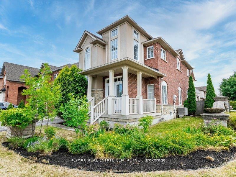Photo 3 of 4 Panorama Way, Hamilton, Stoney Creek — HOMEH