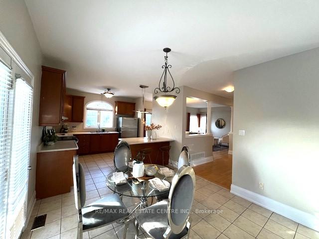 Photo 5 of 4 Panorama Way, Hamilton, Stoney Creek — HOMEH