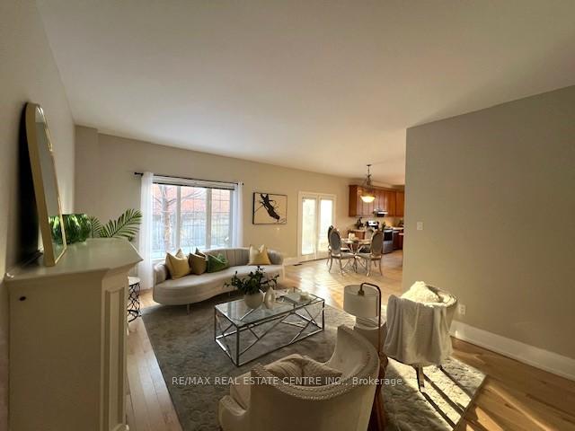 Photo 10 of 4 Panorama Way, Hamilton, Stoney Creek — HOMEH