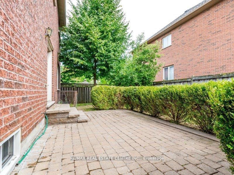 Photo 35 of 4 Panorama Way, Hamilton, Stoney Creek — HOMEH