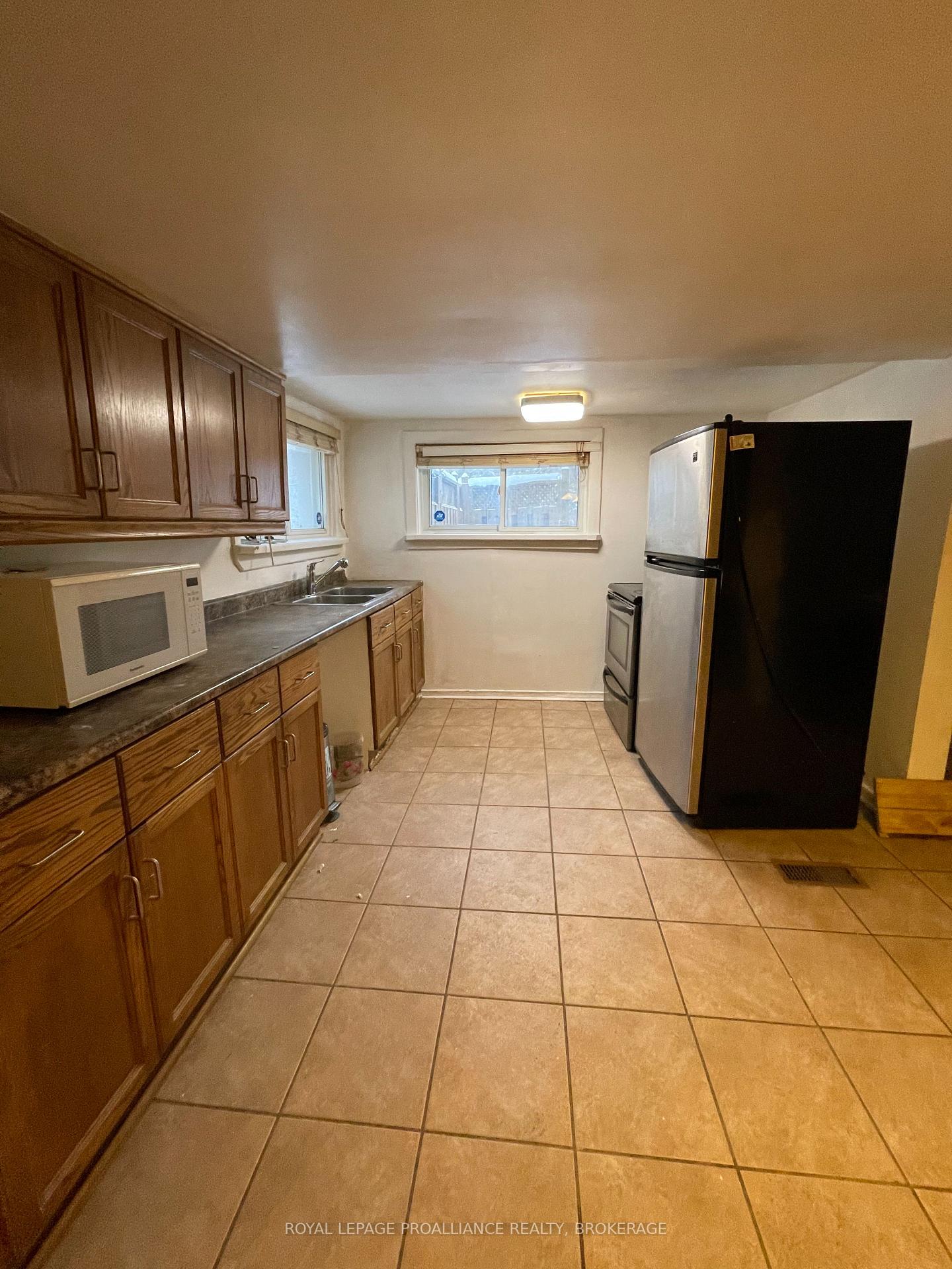 Photo 5 of Unit 2, 563 Union Street, Kingston, Central City West — HOMEH