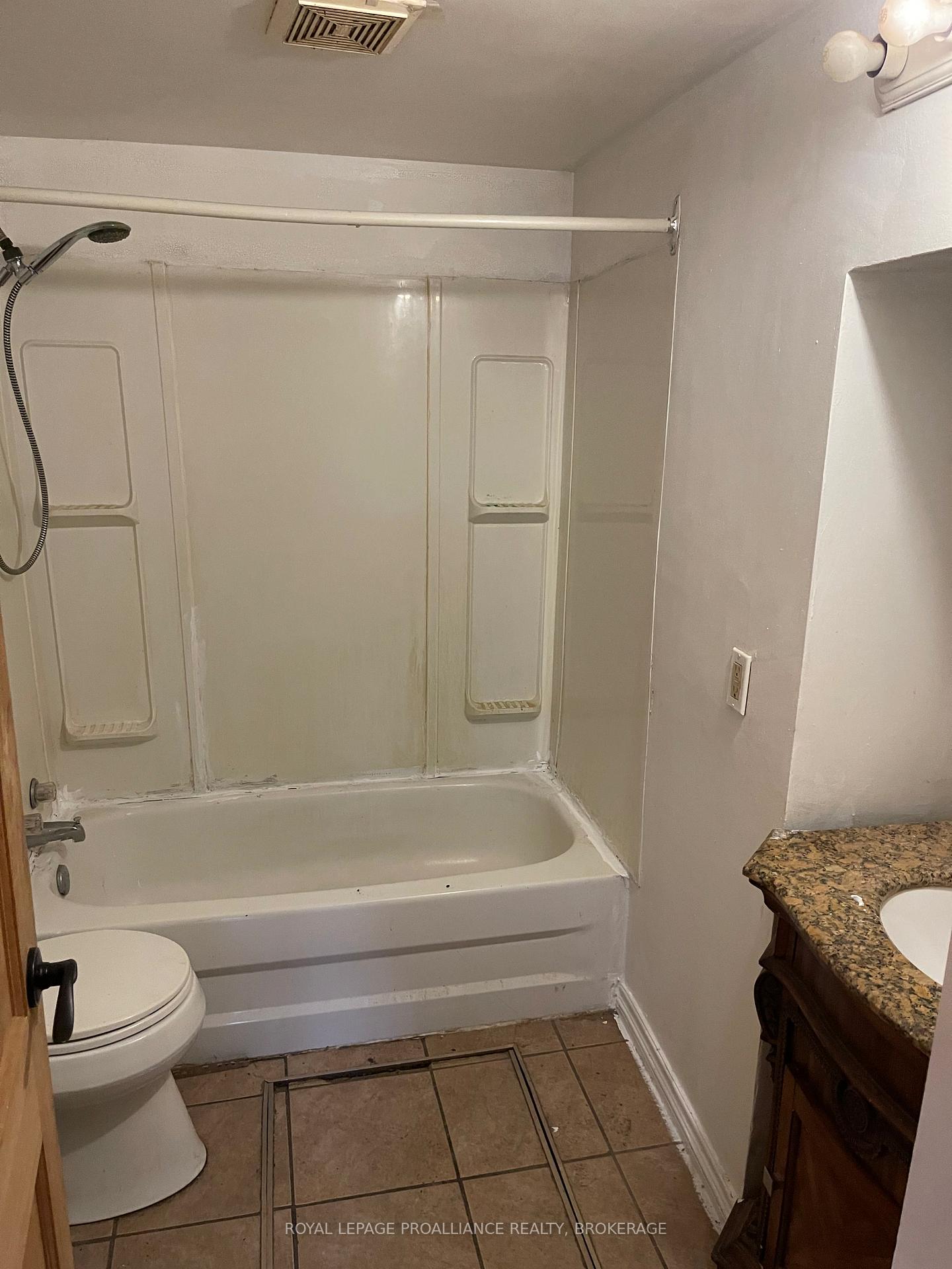 Photo 3 of Unit 2, 563 Union Street, Kingston, Central City West — HOMEH
