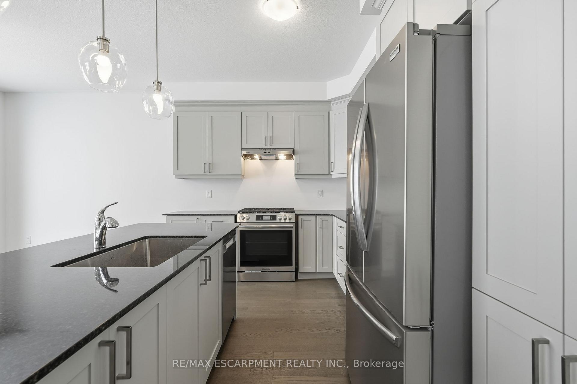 Photo 32 of 322 Millstone Street, Kitchener — HOMEH