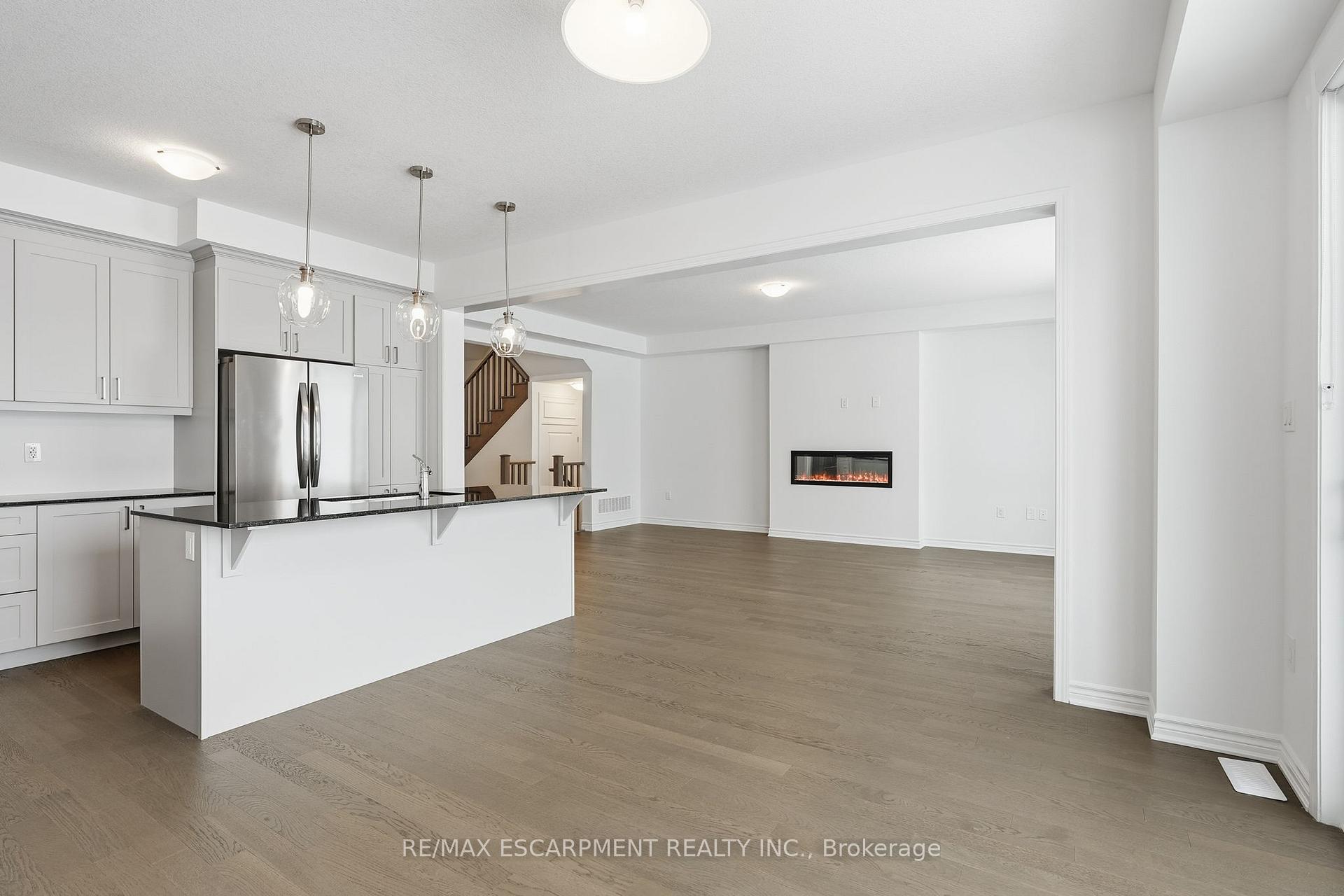 Photo 4 of 322 Millstone Street, Kitchener — HOMEH