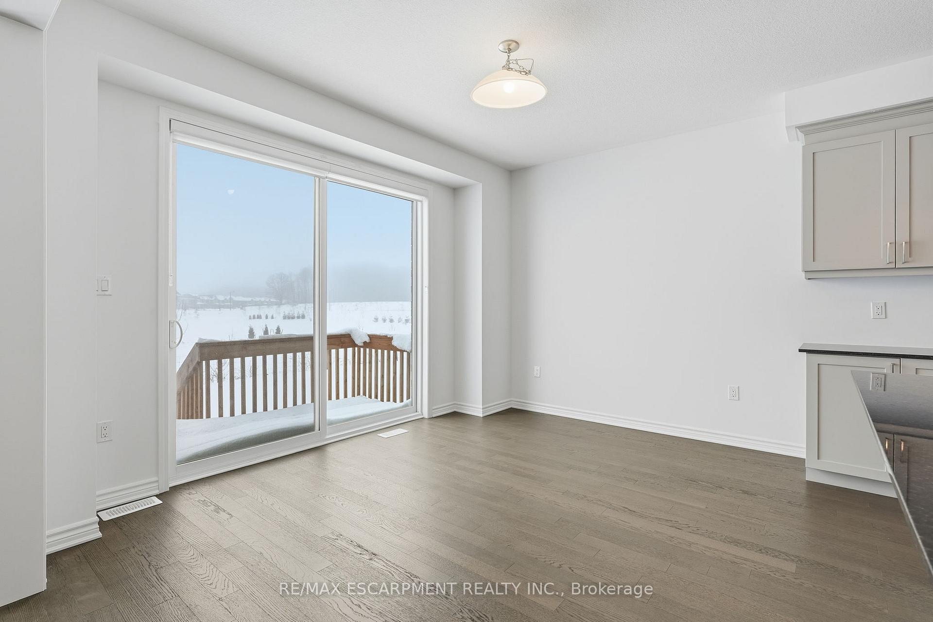 Photo 31 of 322 Millstone Street, Kitchener — HOMEH