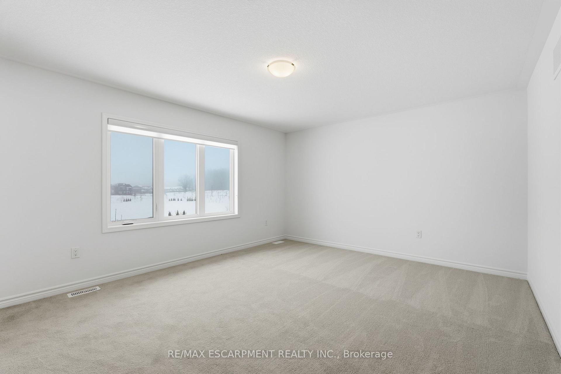 Photo 11 of 322 Millstone Street, Kitchener — HOMEH