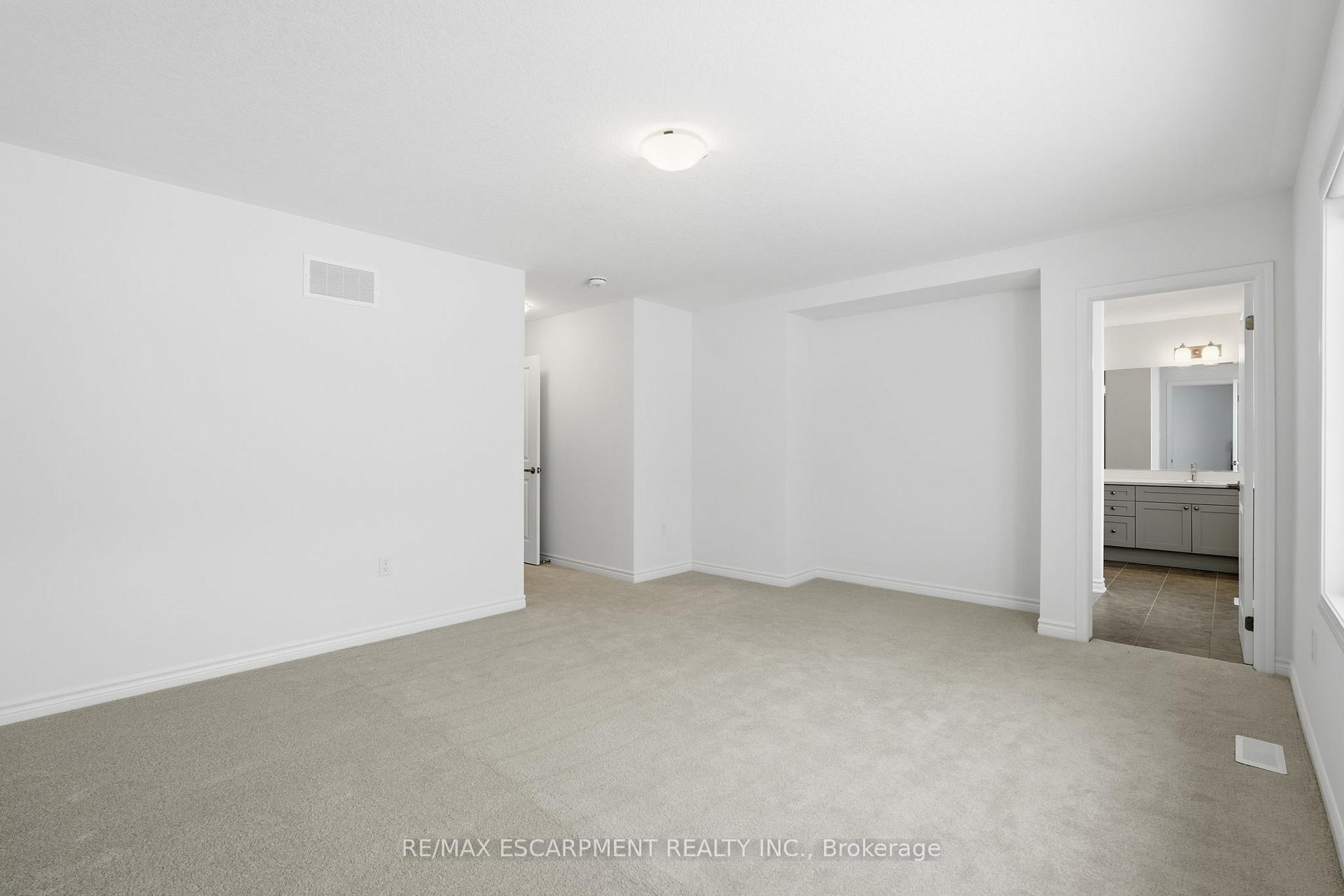 Photo 10 of 322 Millstone Street, Kitchener — HOMEH