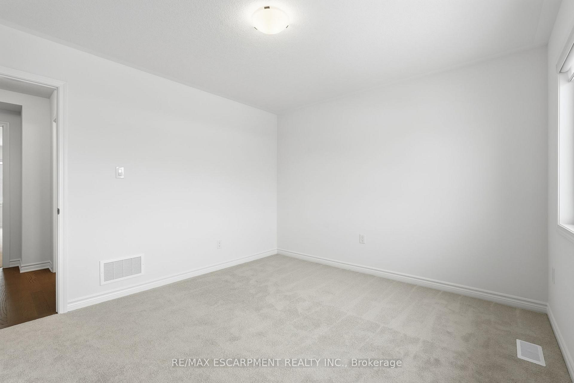 Photo 41 of 322 Millstone Street, Kitchener — HOMEH