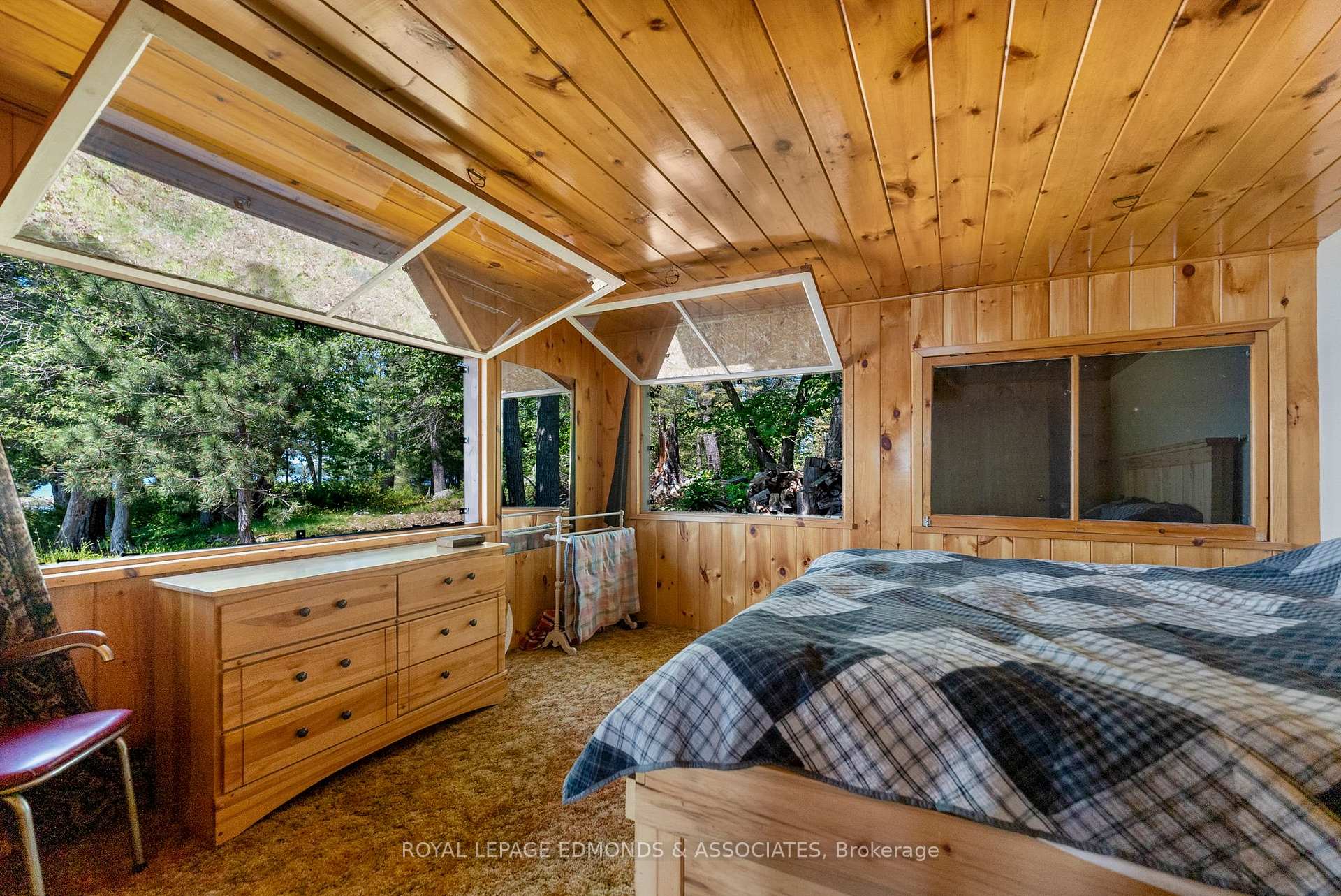 Photo 40 of Riddell Island, Petawawa — HOMEH
