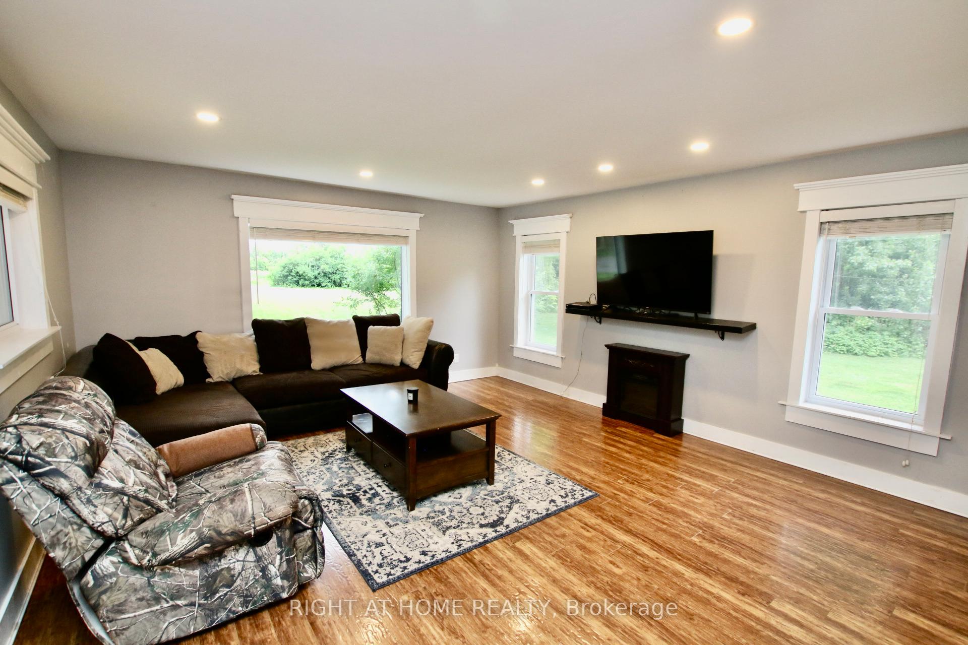 Photo 7 of 13928 Connaught Road S, North Dundas, North Dundas (Winchester) Twp — HOMEH