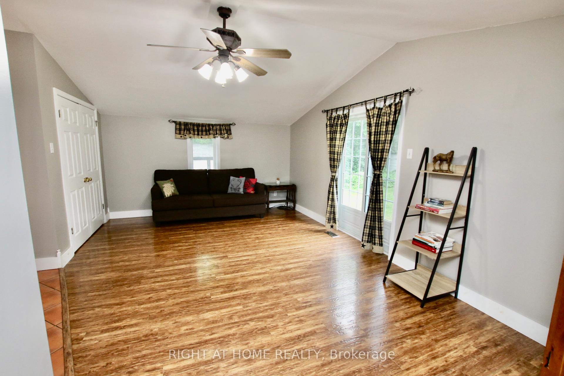 Photo 23 of 13928 Connaught Road S, North Dundas, North Dundas (Winchester) Twp — HOMEH