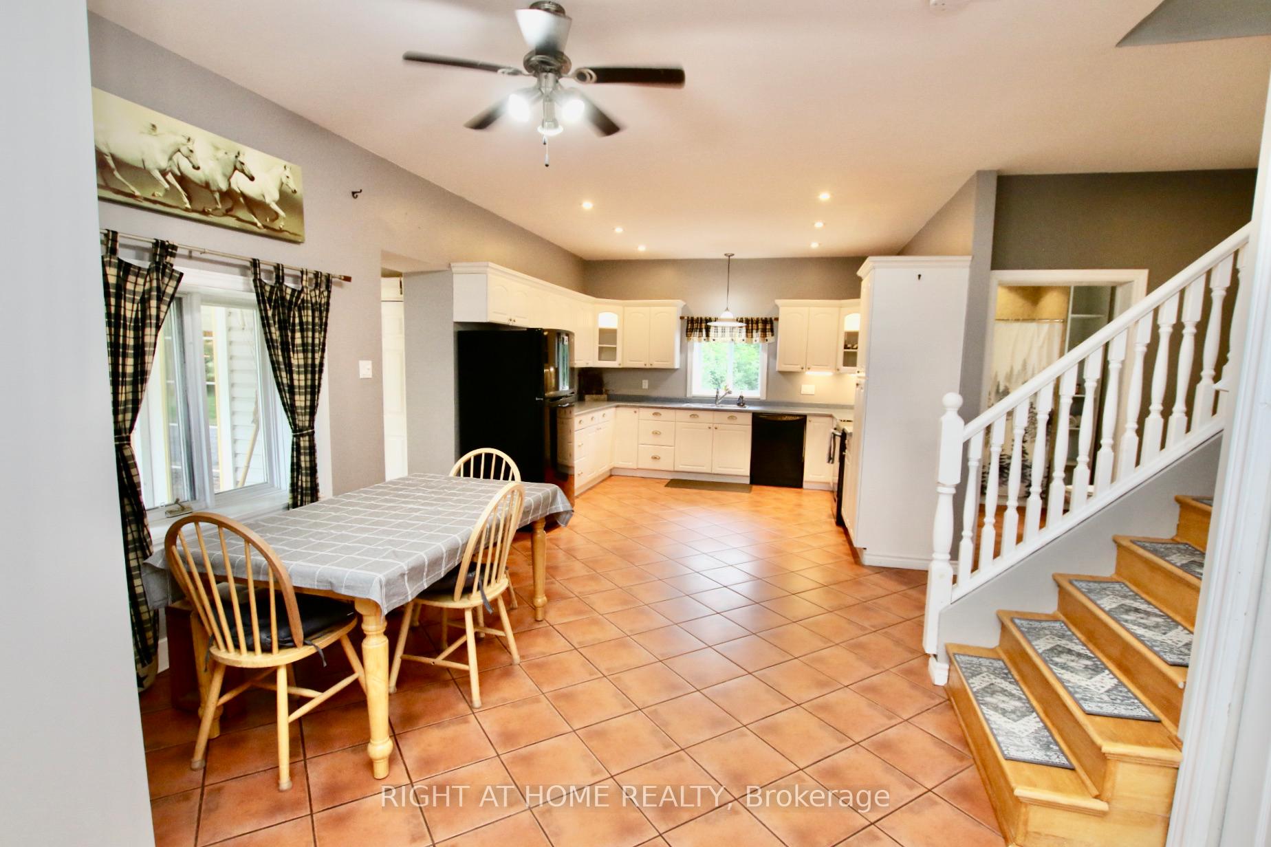 Photo 11 of 13928 Connaught Road S, North Dundas, North Dundas (Winchester) Twp — HOMEH