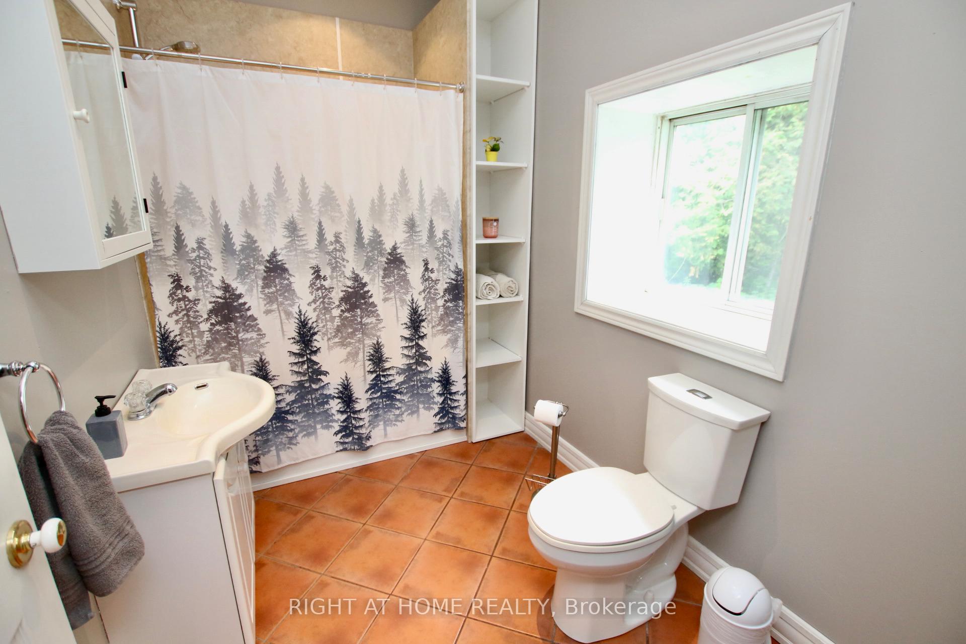Photo 8 of 13928 Connaught Road S, North Dundas, North Dundas (Winchester) Twp — HOMEH