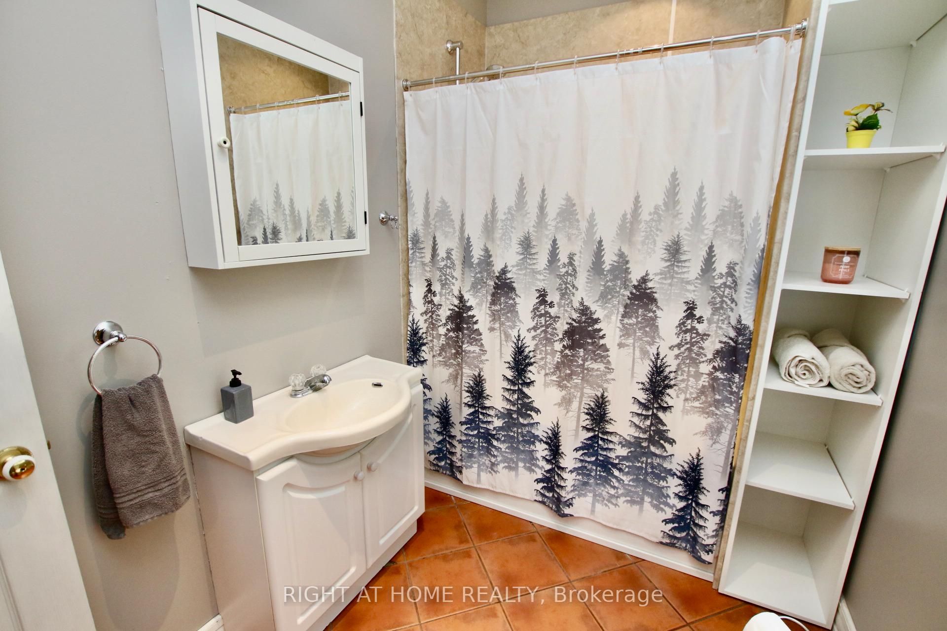 Photo 19 of 13928 Connaught Road S, North Dundas, North Dundas (Winchester) Twp — HOMEH
