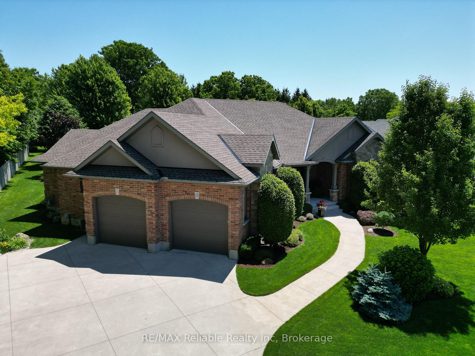Photo 1 of 24 Carriage Lane, Bluewater, Bayfield — HOMEH