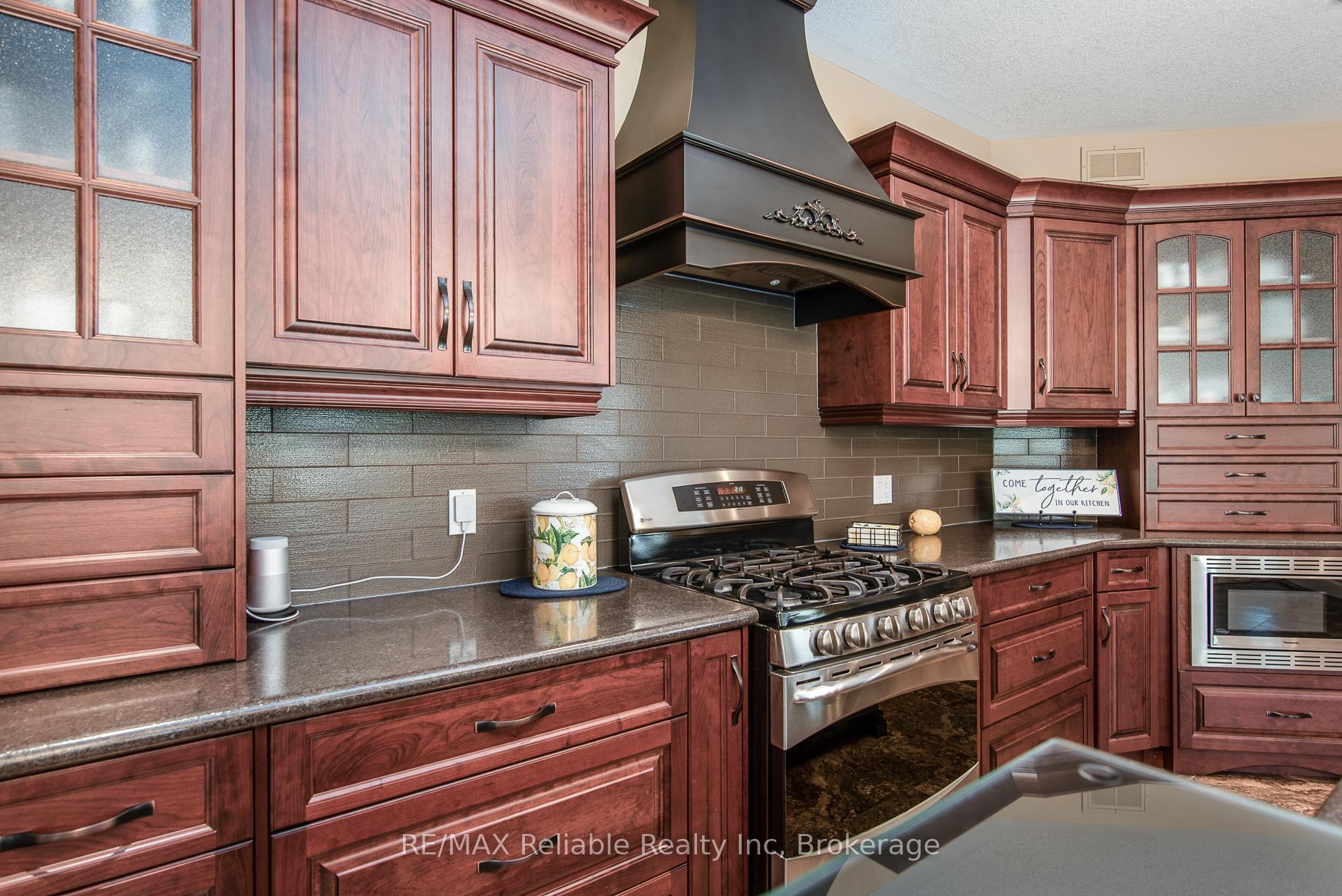 Photo 38 of 24 Carriage Lane, Bluewater, Bayfield — HOMEH