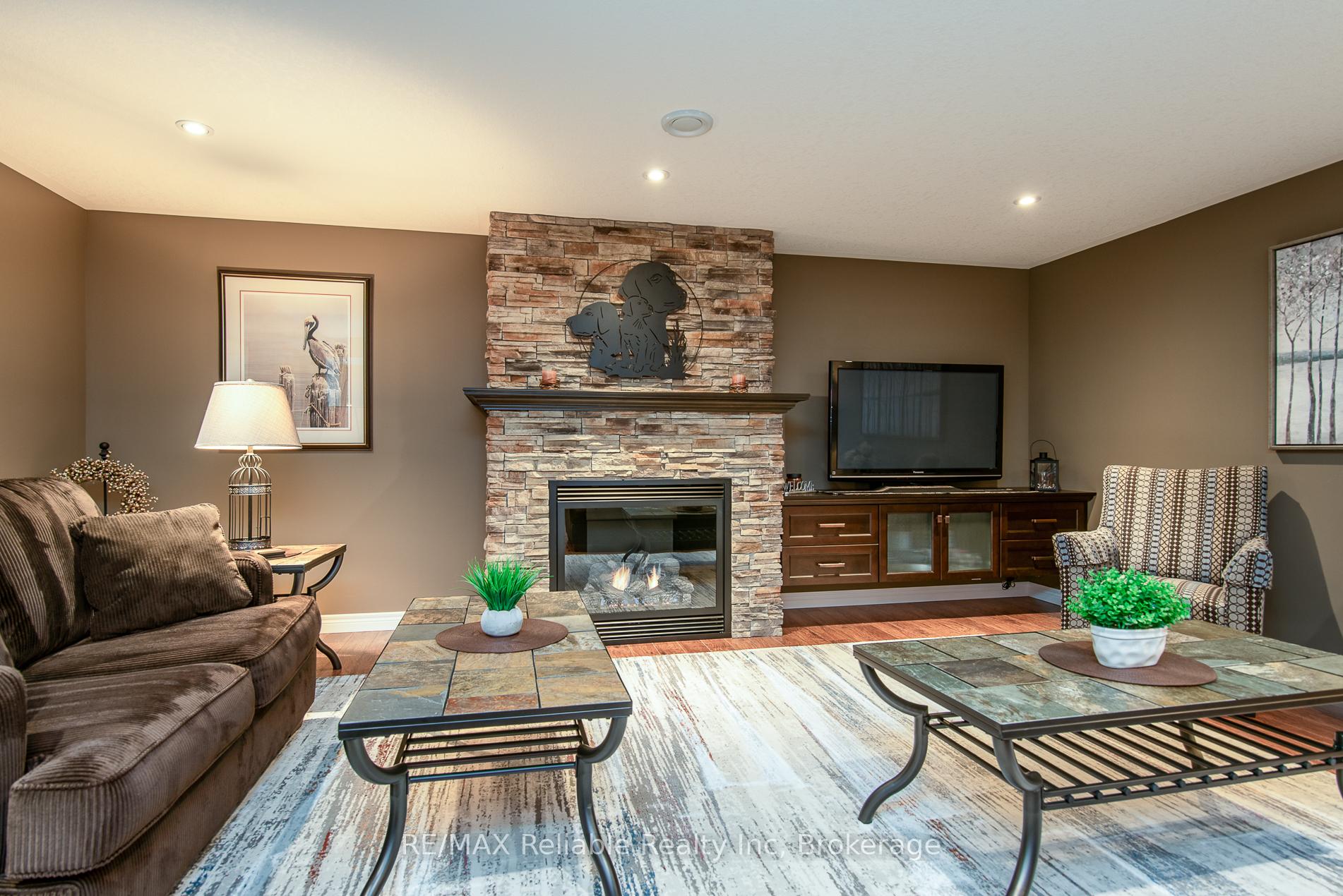 Photo 30 of 24 Carriage Lane, Bluewater, Bayfield — HOMEH