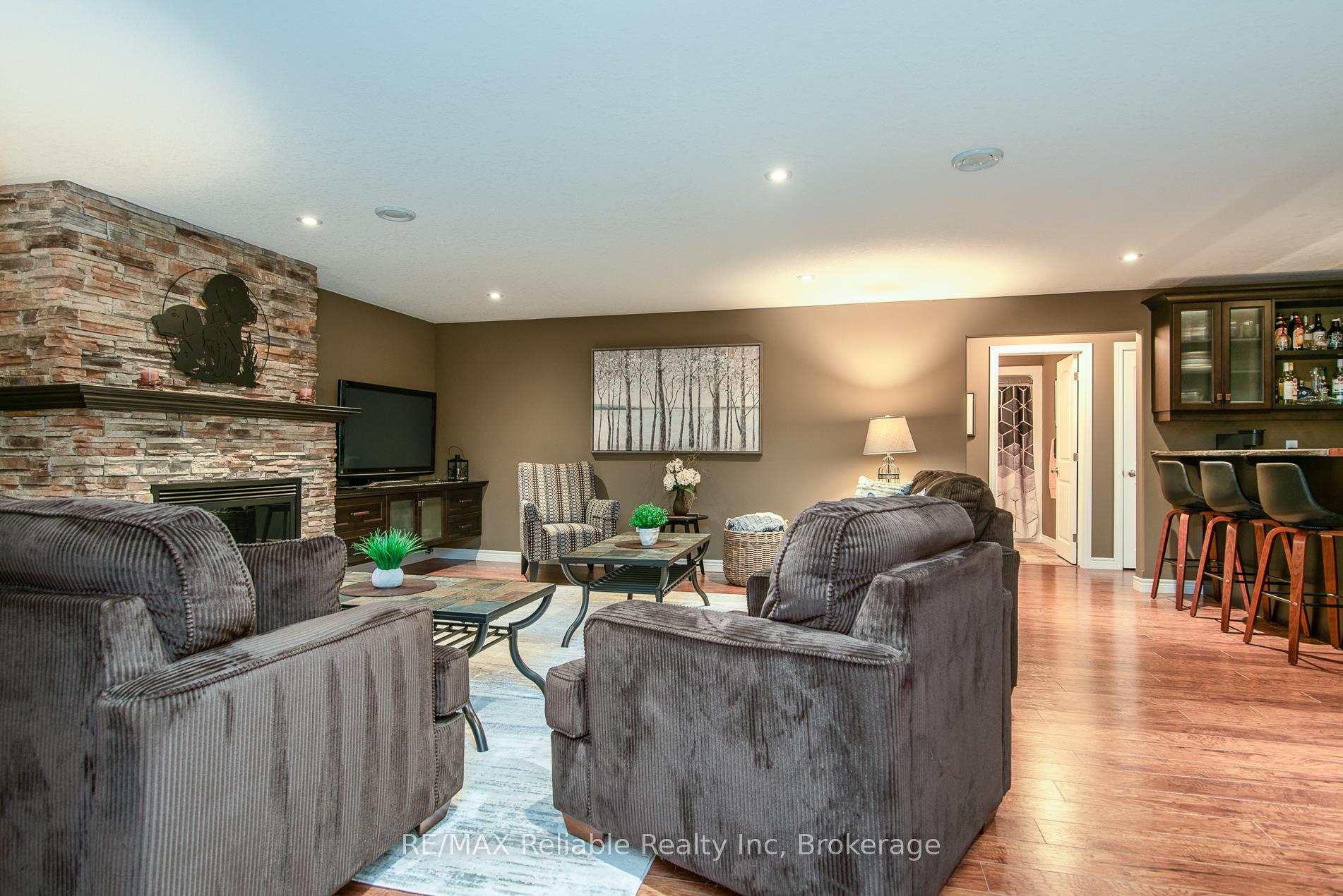 Photo 34 of 24 Carriage Lane, Bluewater, Bayfield — HOMEH