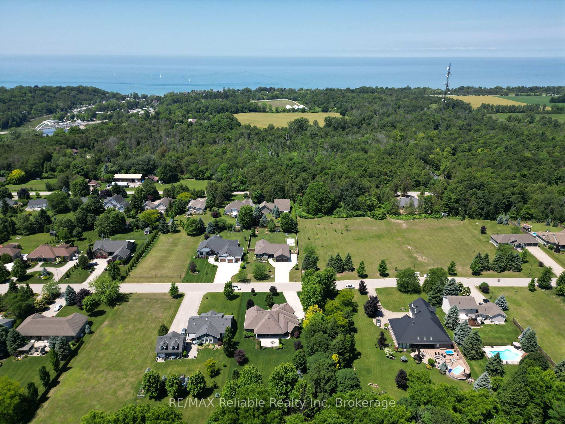 Photo 41 of 24 Carriage Lane, Bluewater, Bayfield — HOMEH