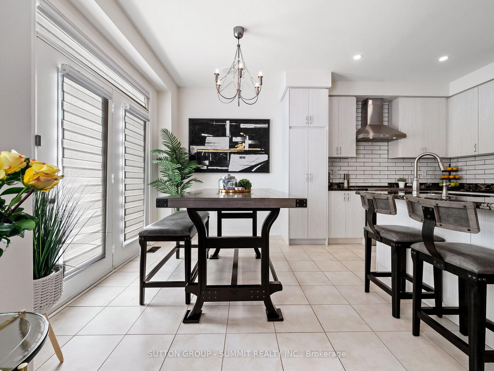 Photo 10 of 12 Great Falls Boulevard, Hamilton, Waterdown — HOMEH